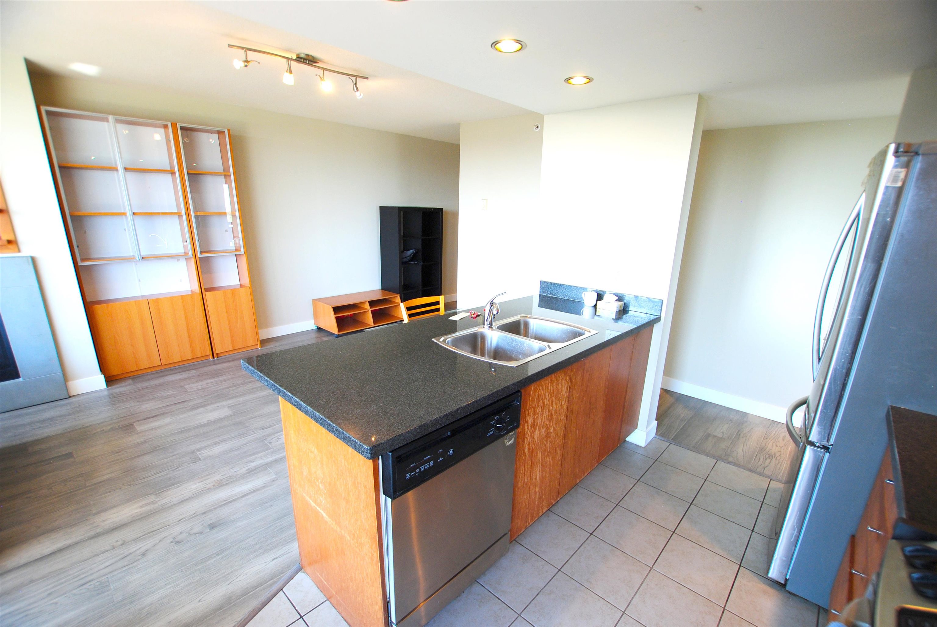 1001 6233 KATSURA STREET, R3133029, BC,