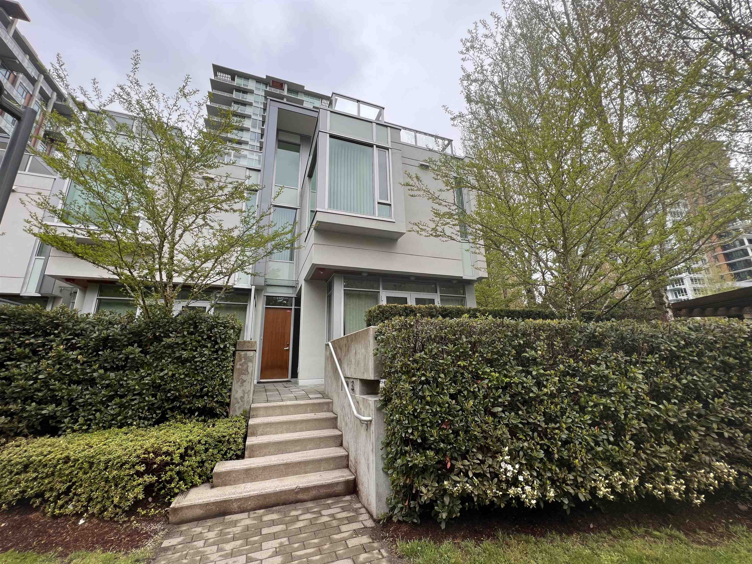 Th3 5728 BERTON AVENUE, R3133101, BC,
