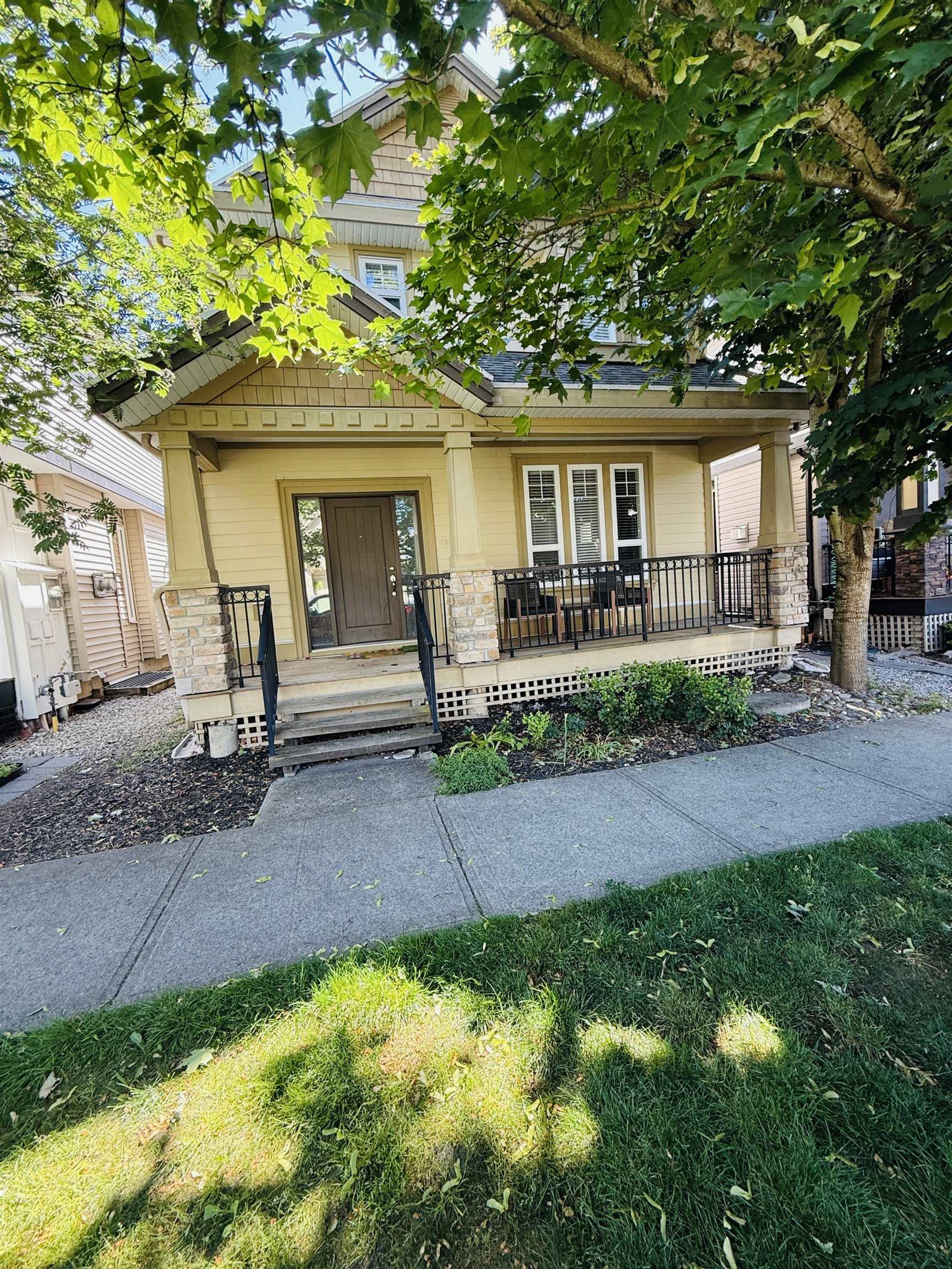 Main floor 7111 194B STREET, R3133147, BC,