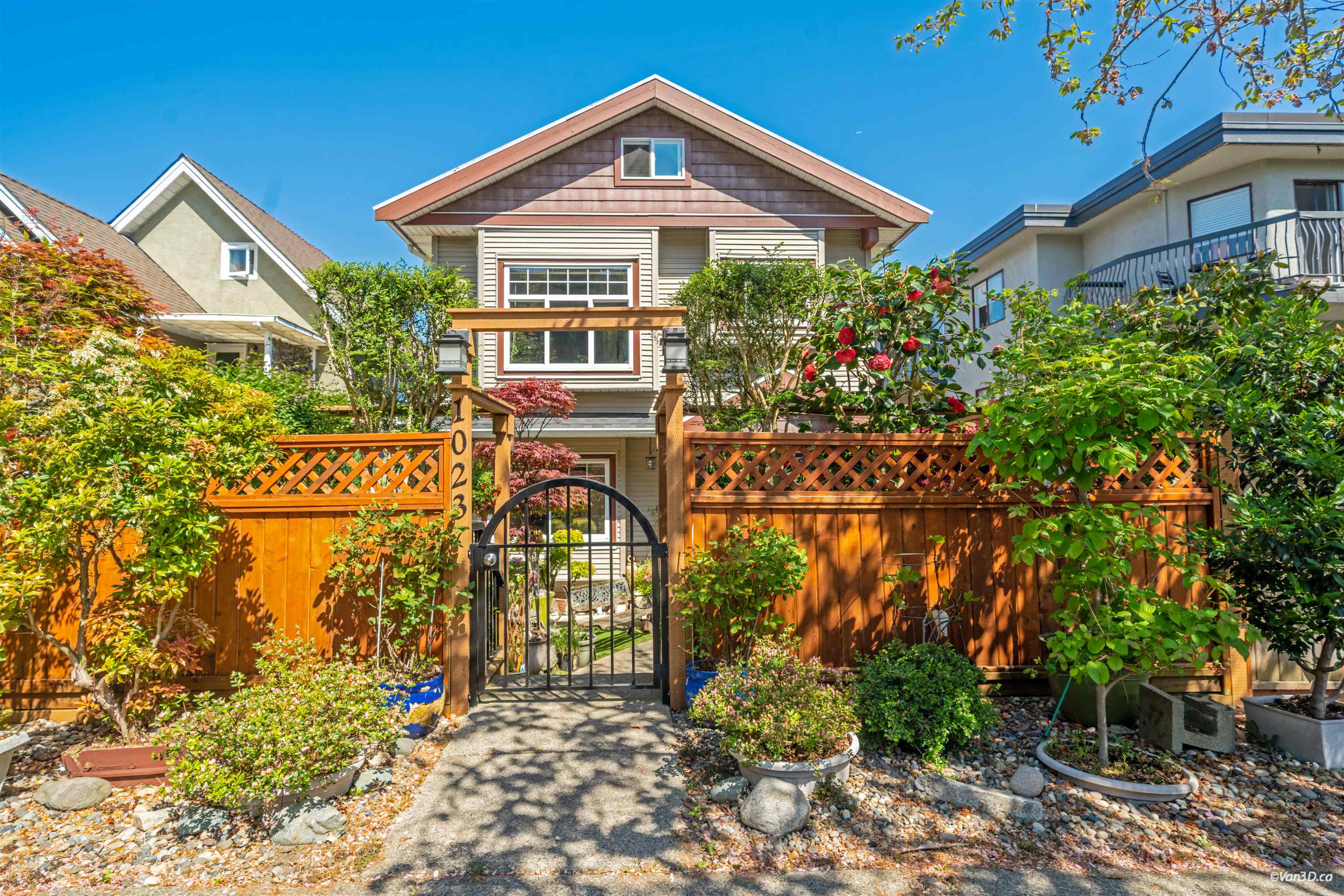1023 E 8TH AVENUE, Vancouver BC V5T 1V1, R3133273, BC,