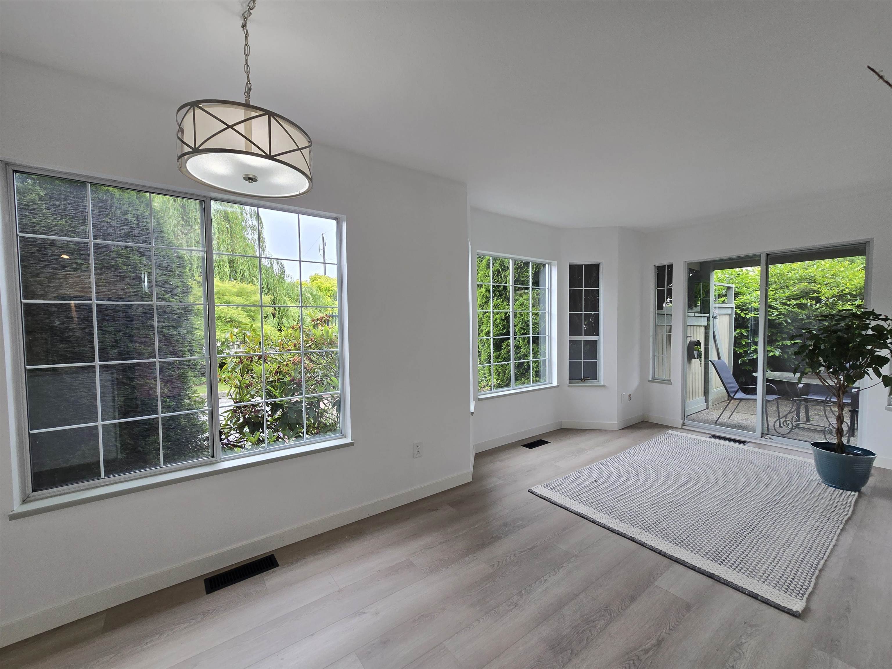 31 11502 BURNETT STREET, R3133376, BC,