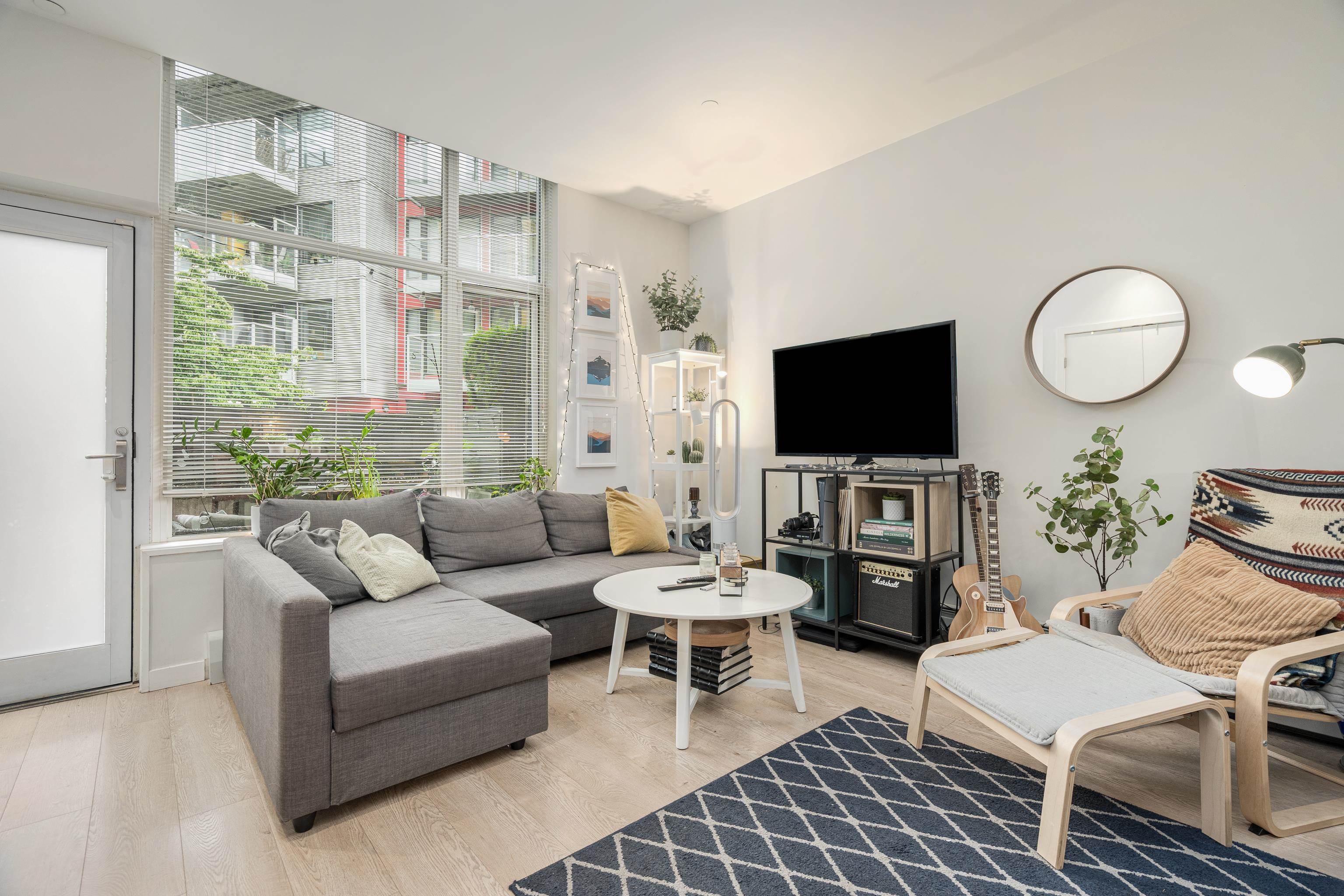 109 417 GREAT NORTHERN WAY, R3133513, BC,
