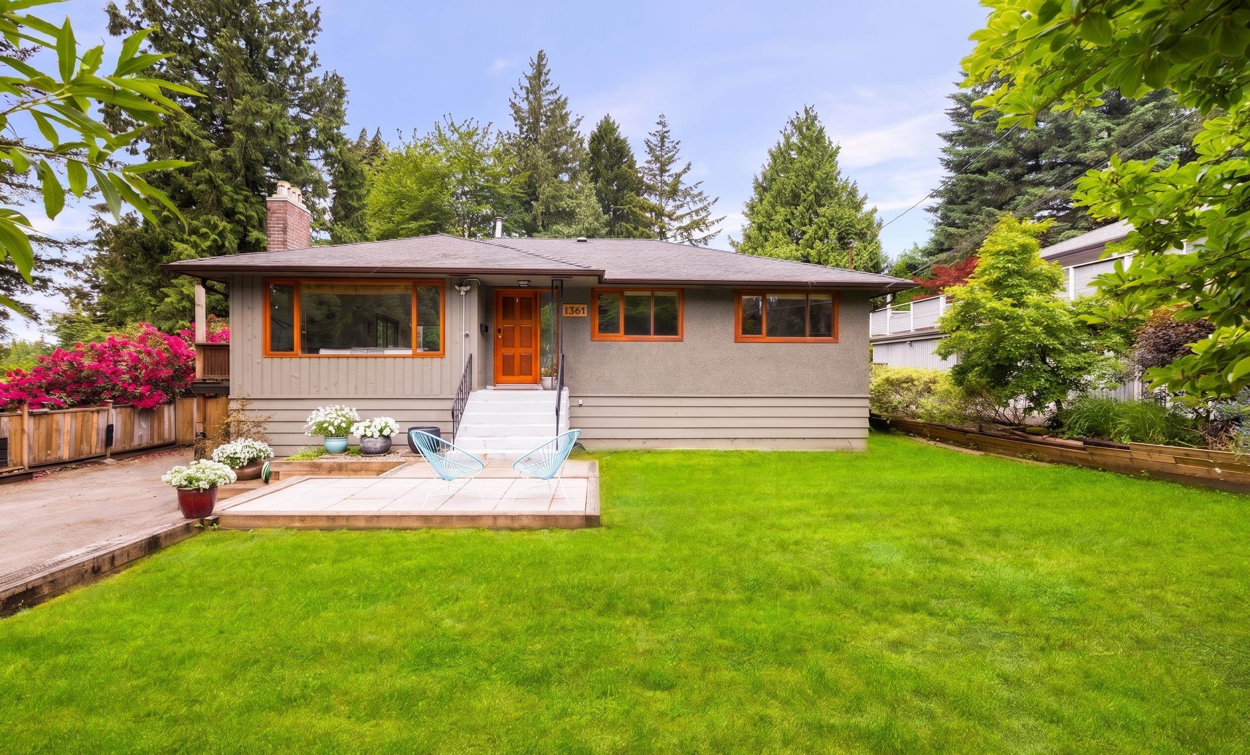 1561 MERLYNN CRESCENT, North Vancouver BC V7J 2X9, R3133704, BC,