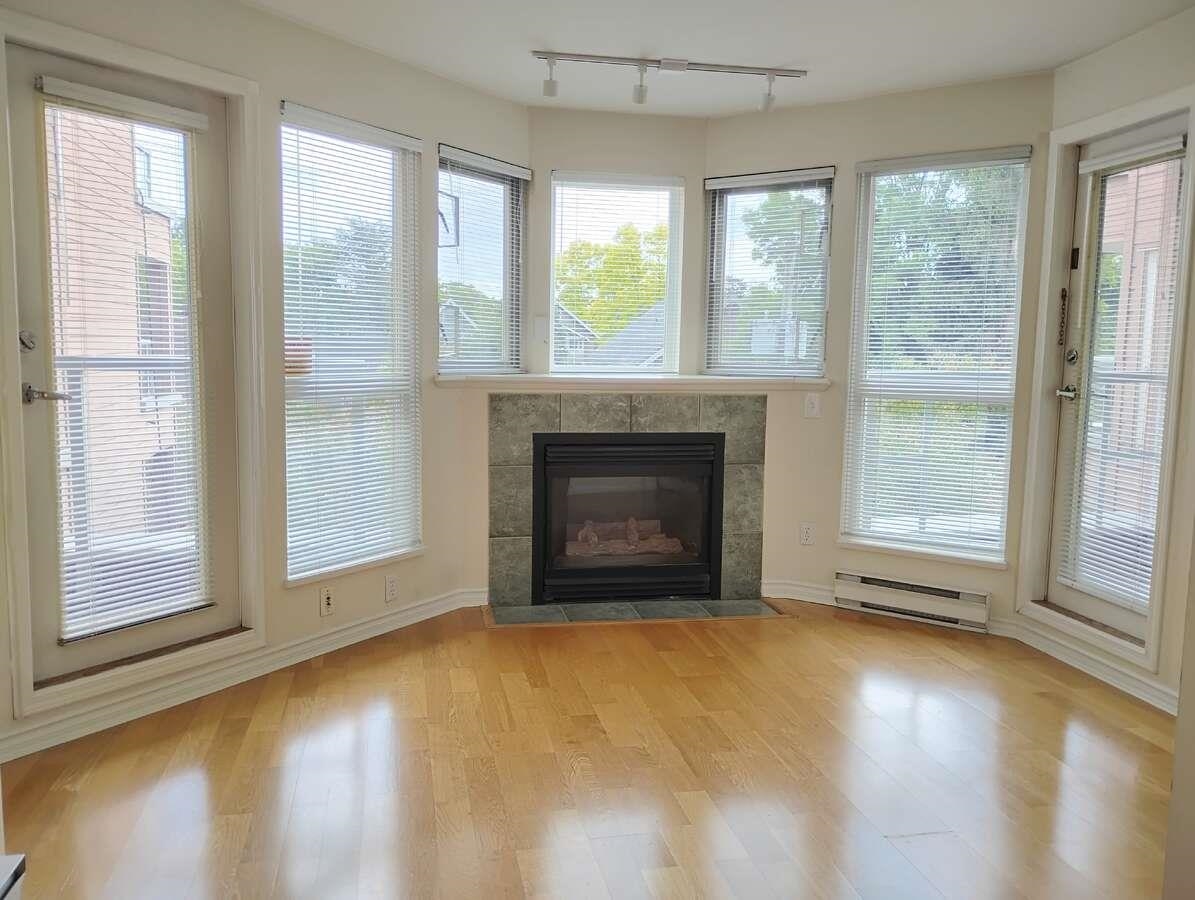 311 2025 STEPHENS STREET, R3133758, BC,