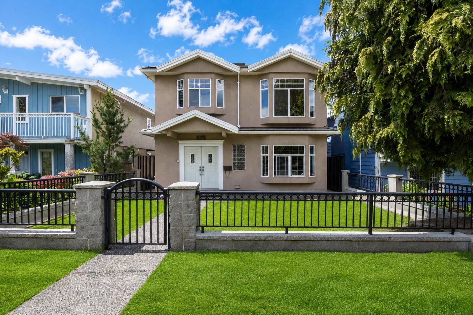 3281 RENFREW STREET, Vancouver BC V5M 3L2, R3133781, BC,