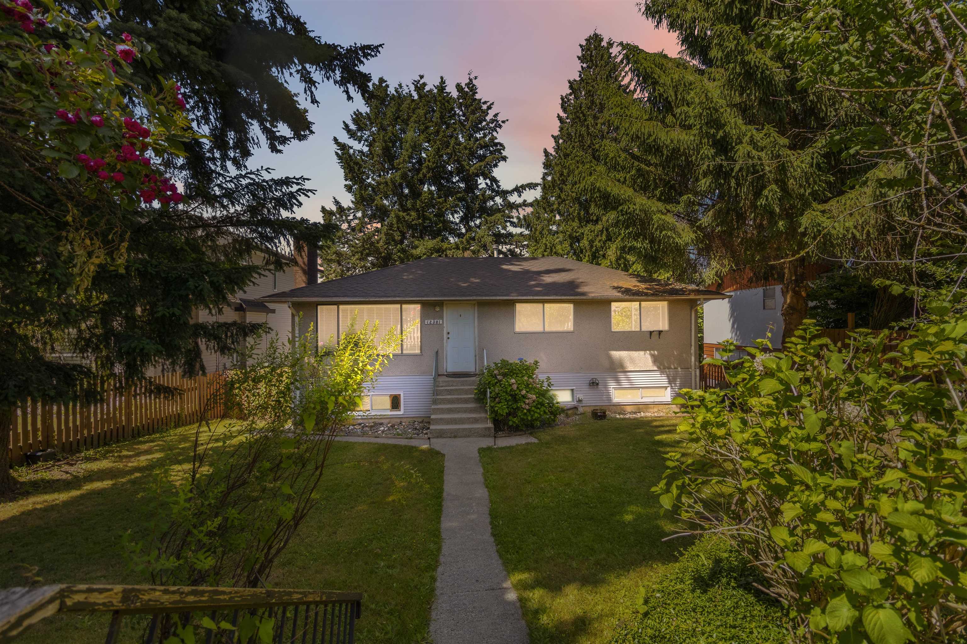 12301 99A AVENUE, Surrey BC V3V 2R3, R3133893, BC,
