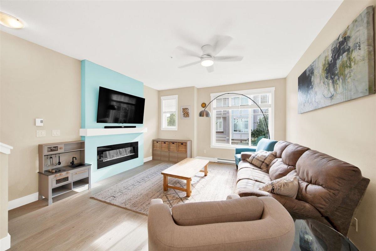 97 20498 82 AVENUE, R3134446, BC,