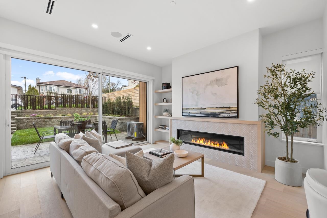 1 727 31ST AVENUE, R3134454, BC,