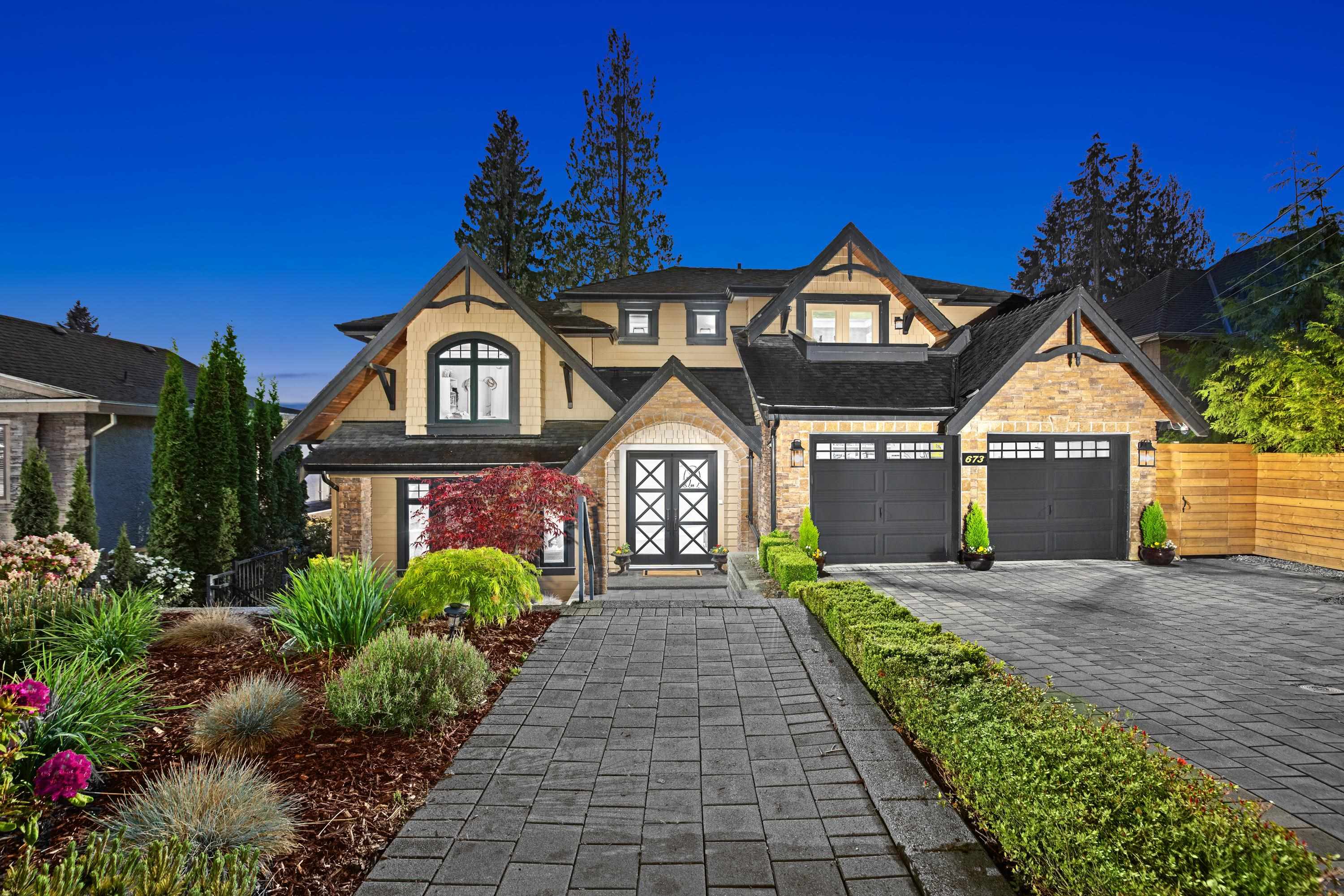 673 SYLVAN AVENUE, North Vancouver BC V7R 2E8, R3134755, BC,