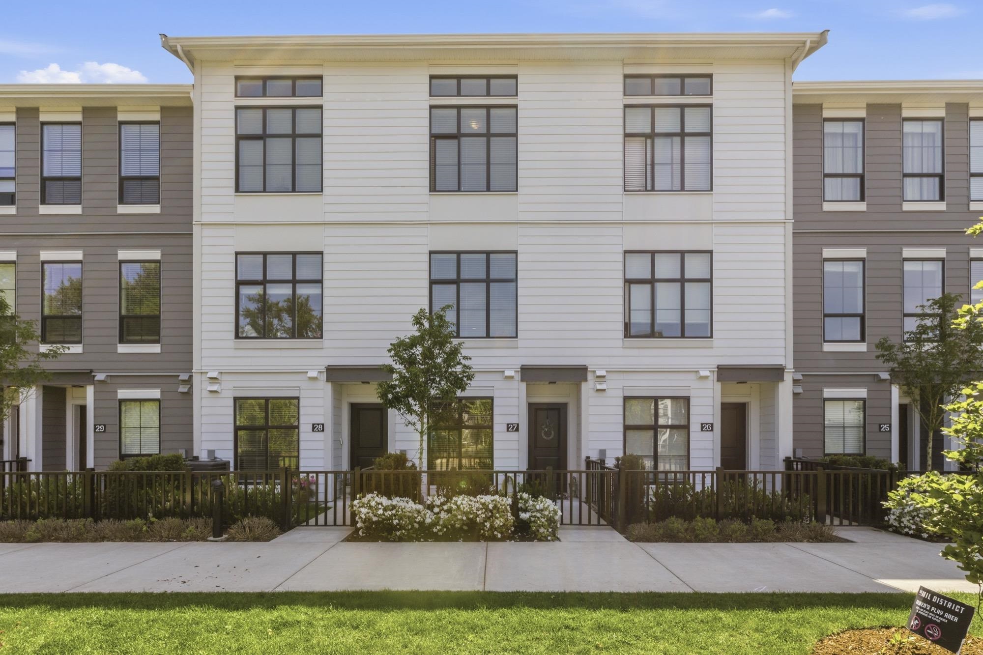 27 2774 MONTROSE AVENUE, R3135118, BC,