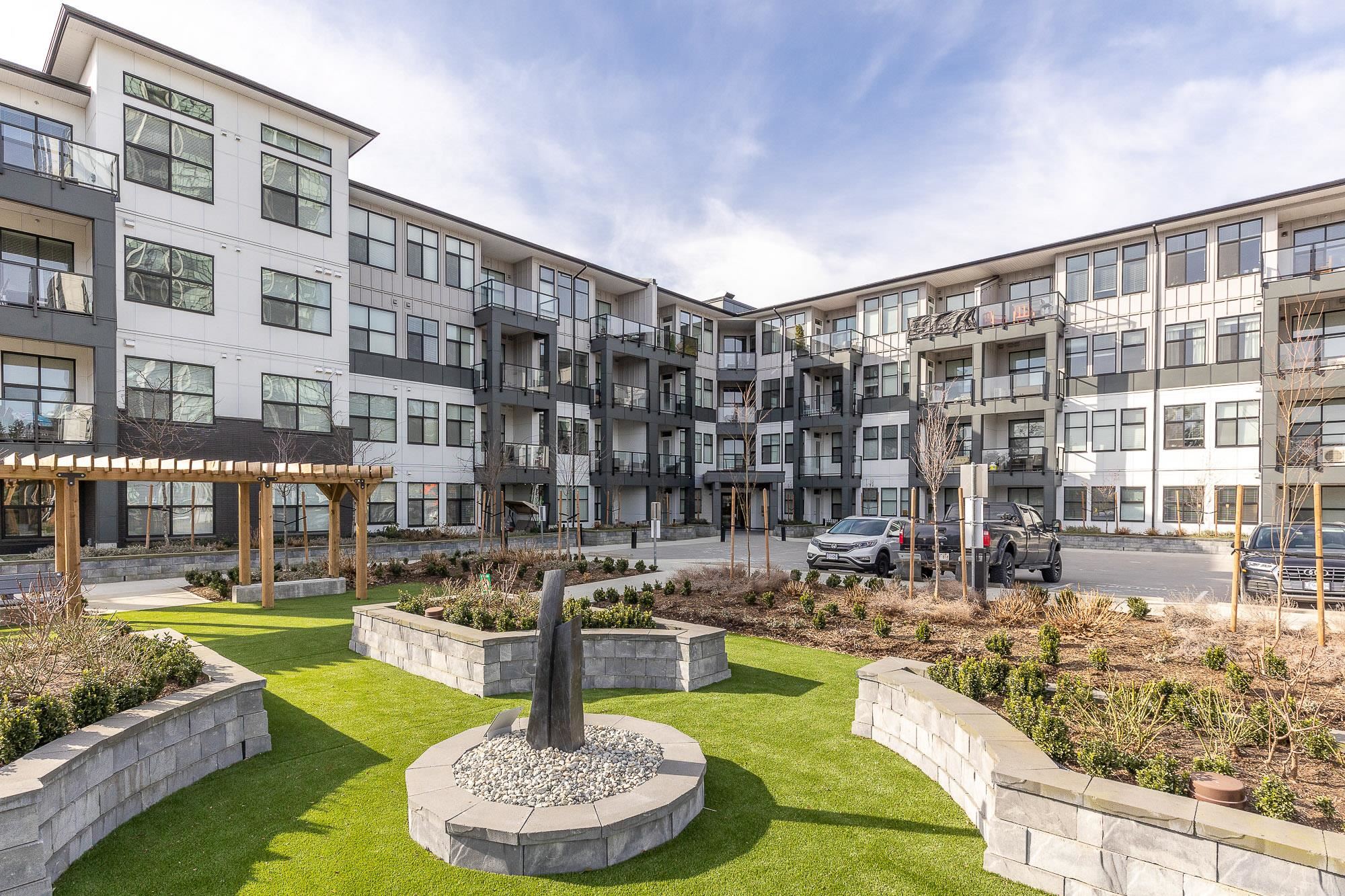 210 2120 GLADWIN ROAD, R3135322, BC,