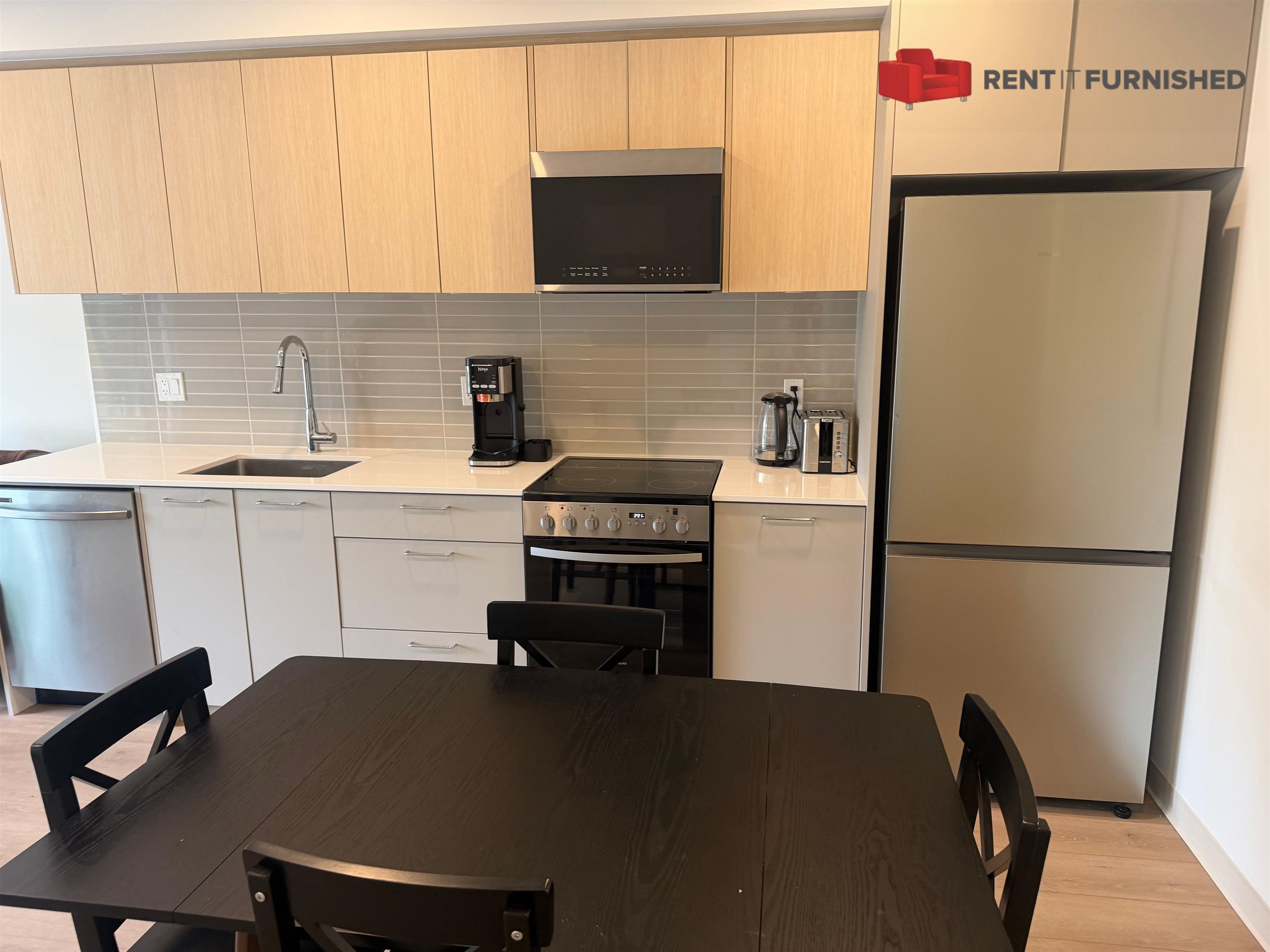 220 1529 OXFORD STREET, R3135418, BC,