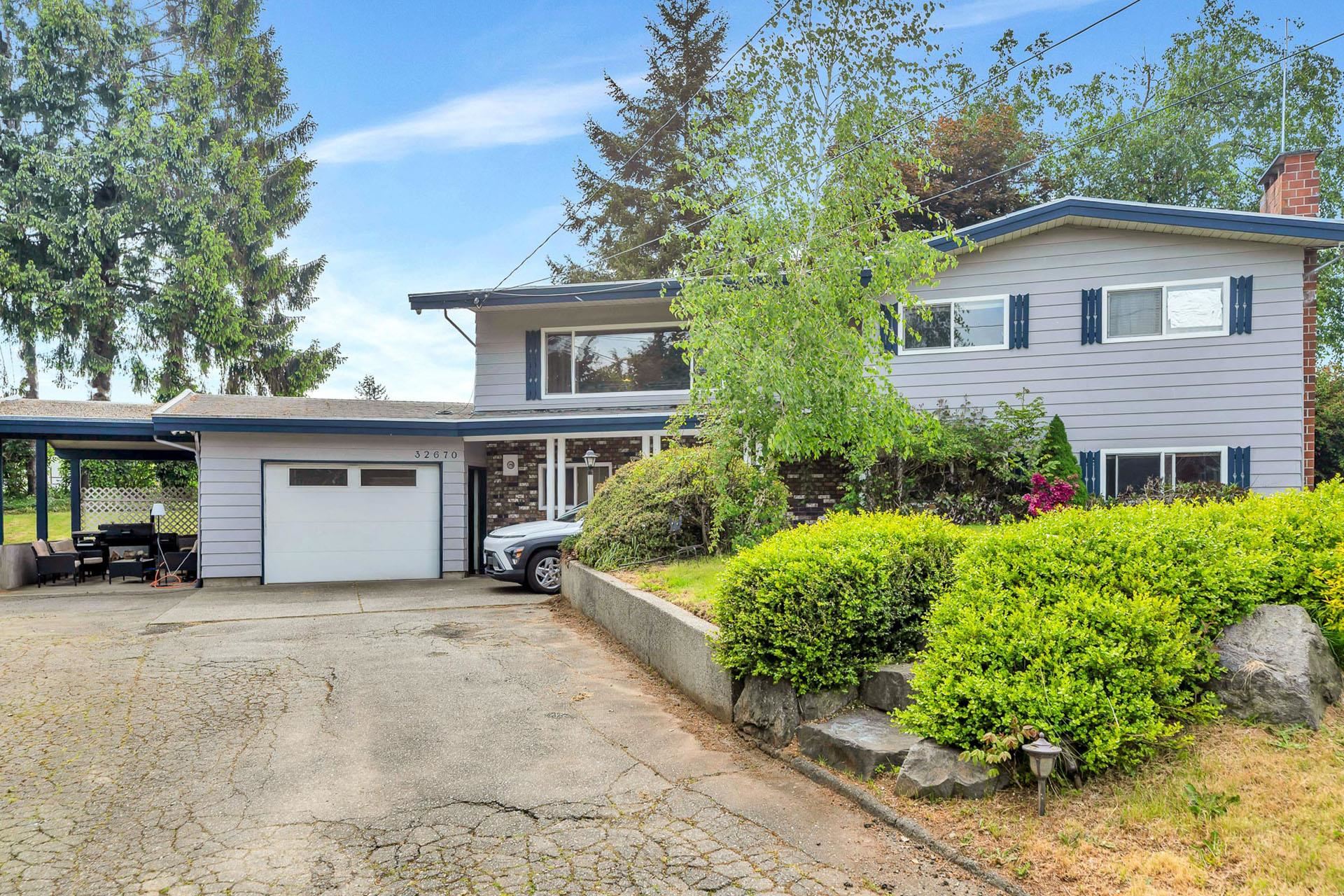 MLS® listing #R3135459 for sale located at 32670 AVALON CRESCENT, Abbotsford BC V2T 3S6