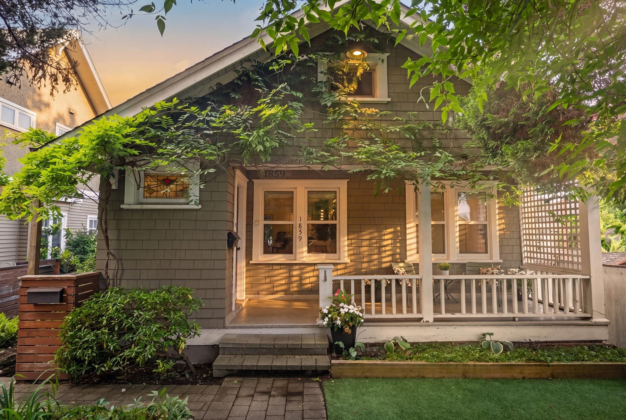 1859 SEMLIN DRIVE, Vancouver BC V5N 4P9, R3135923, BC,
