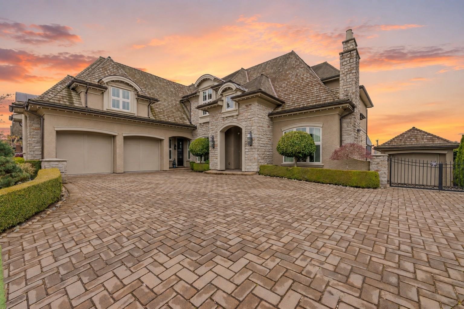 15957 39A AVENUE, Surrey BC V3Z 0Y3, R3136006, BC,
