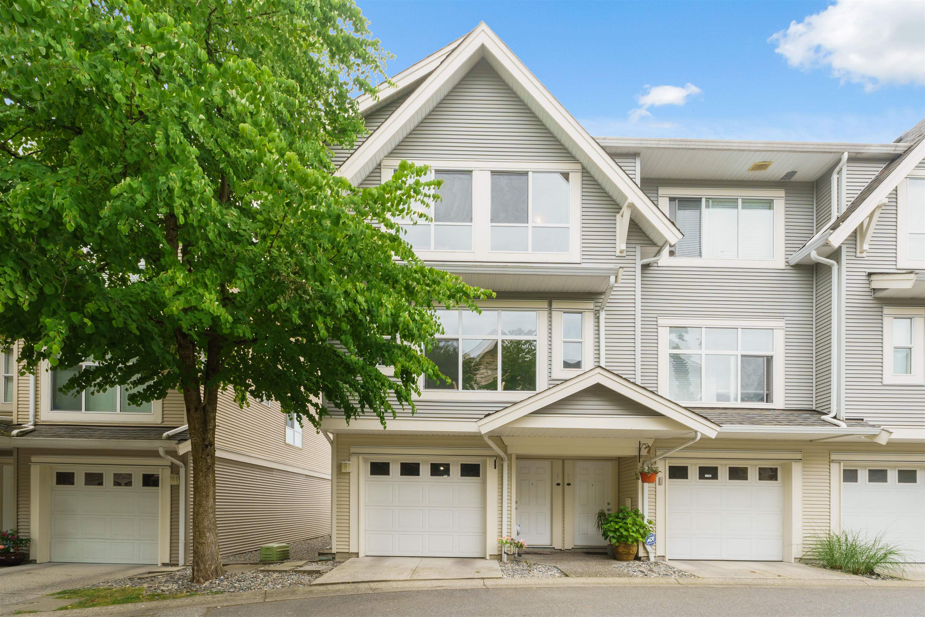 MLS® listing #R3136059 for sale located at 30 6450 199 STREET