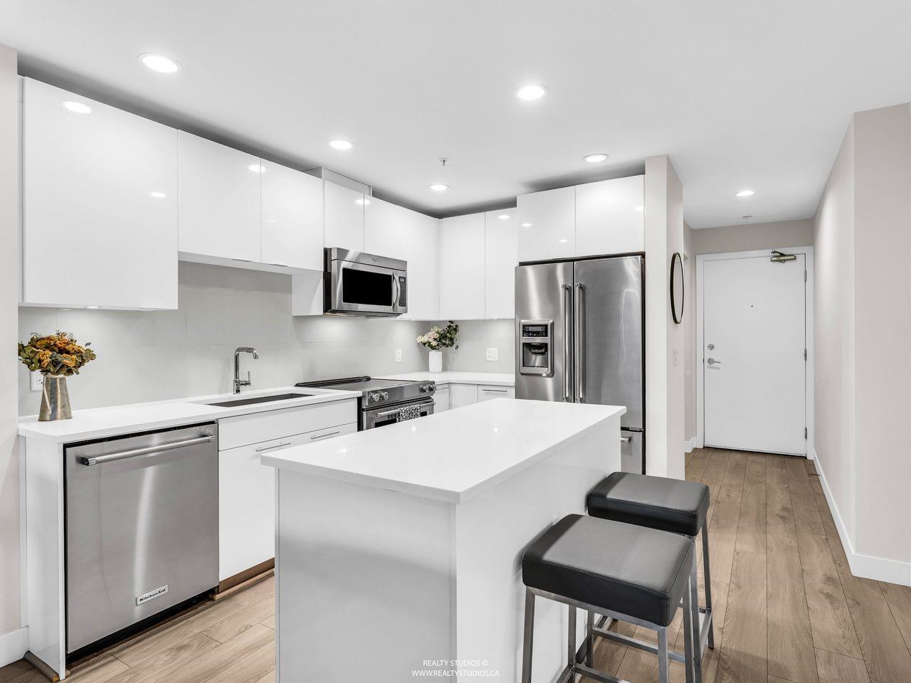 117 723 3RD STREET, R3136090, BC,