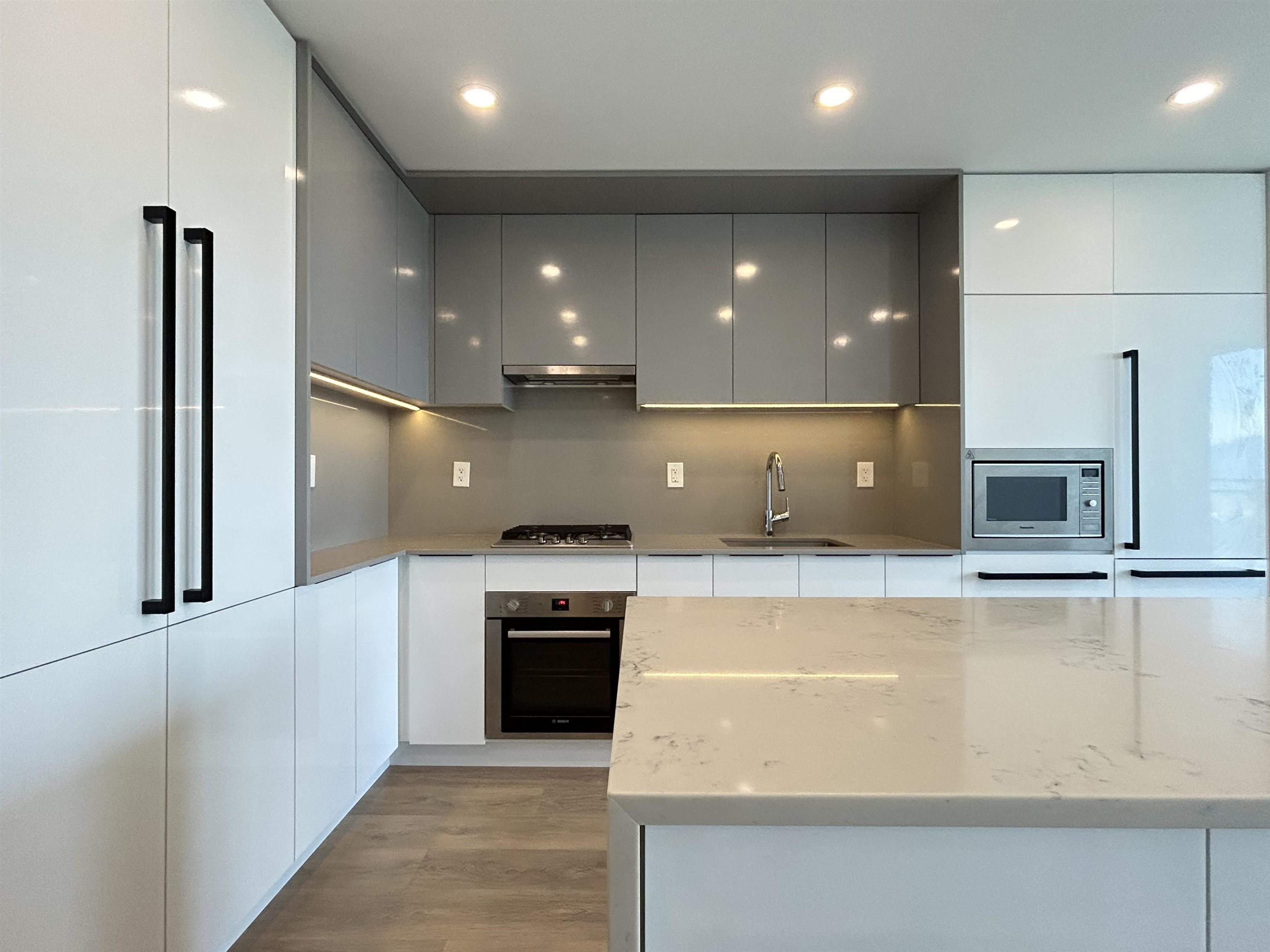 1206 4711 HAZEL STREET, R3136162, BC,