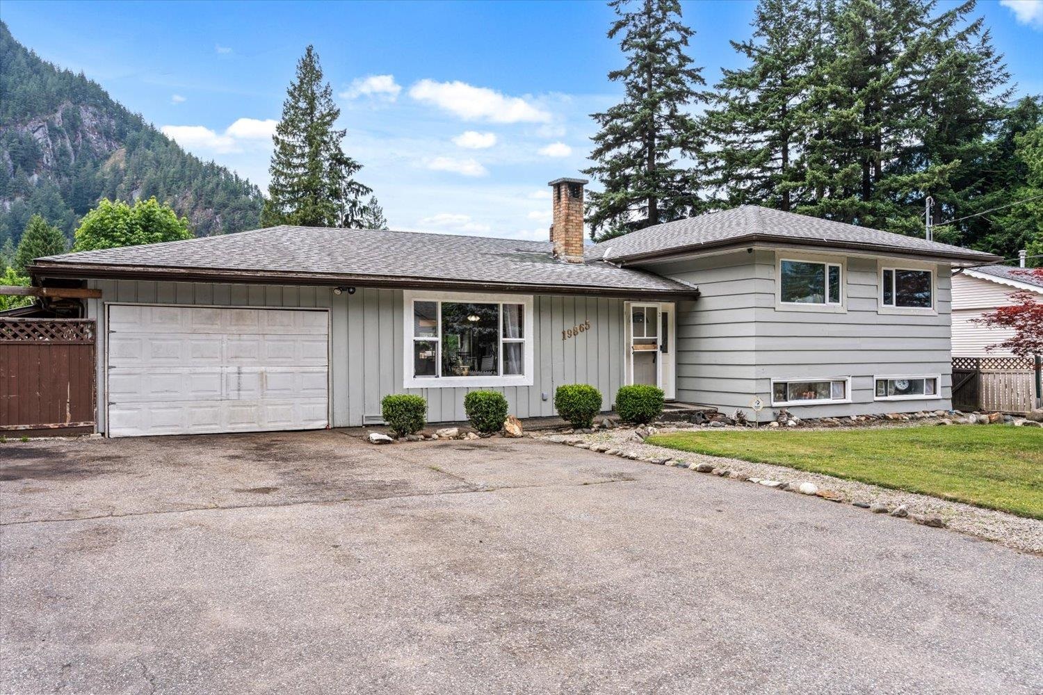 MLS® listing #R3136201 for sale located at 19865 PETER STREET, Hope BC V0X 1L2