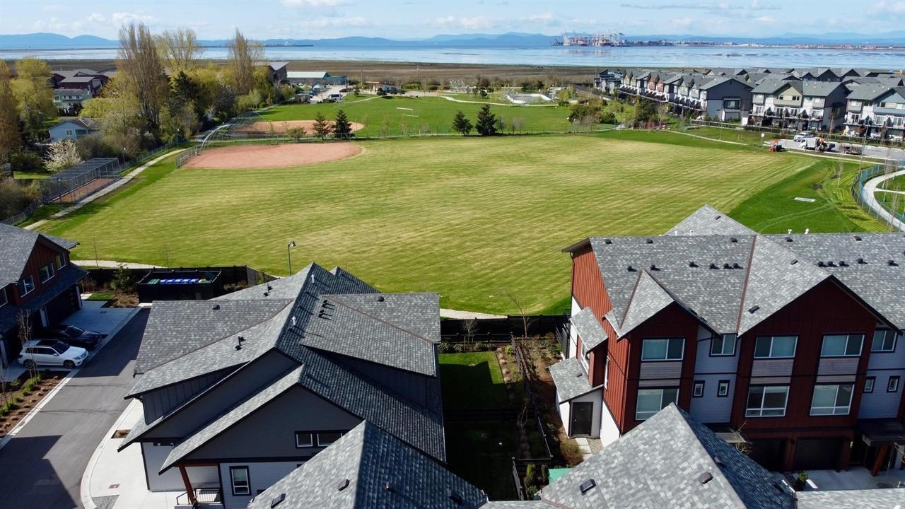 9 4408 CORMORANT WAY, R3136492, BC,