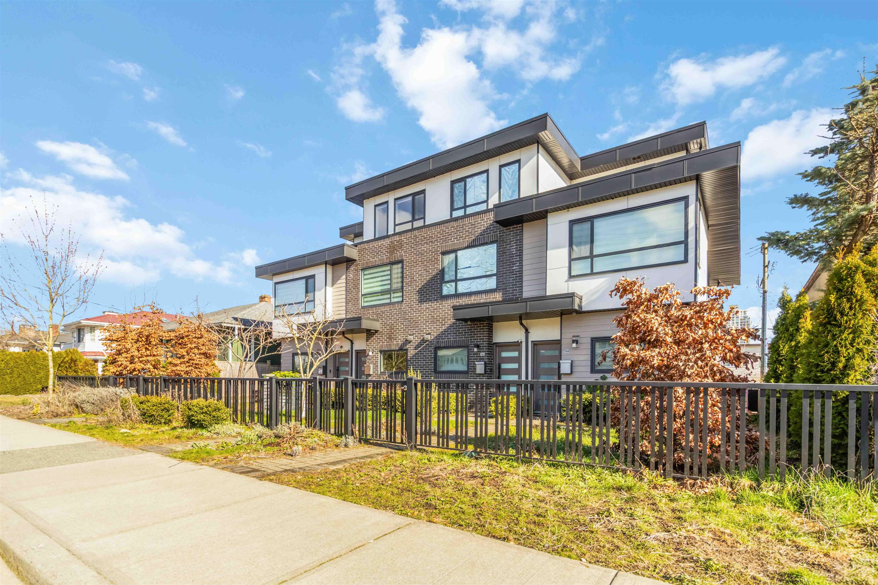 102 7088 SPERLING AVENUE, R3136548, BC,
