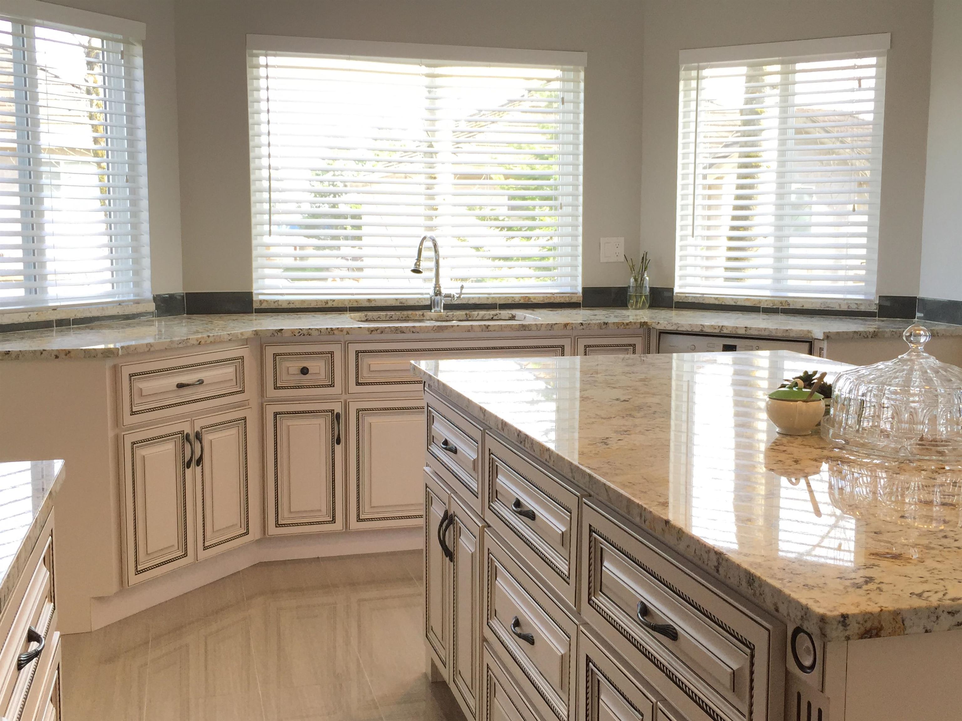 Upper 16375 MIDDLEGLEN PLACE, R3136719, BC,