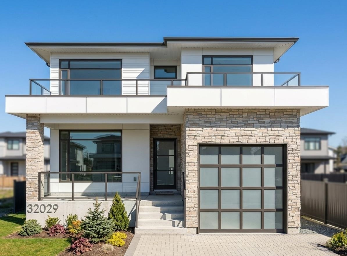 MLS® listing #R3137195 for sale located at 32029 JOYCE AVENUE, Abbotsford BC V2T 1B6