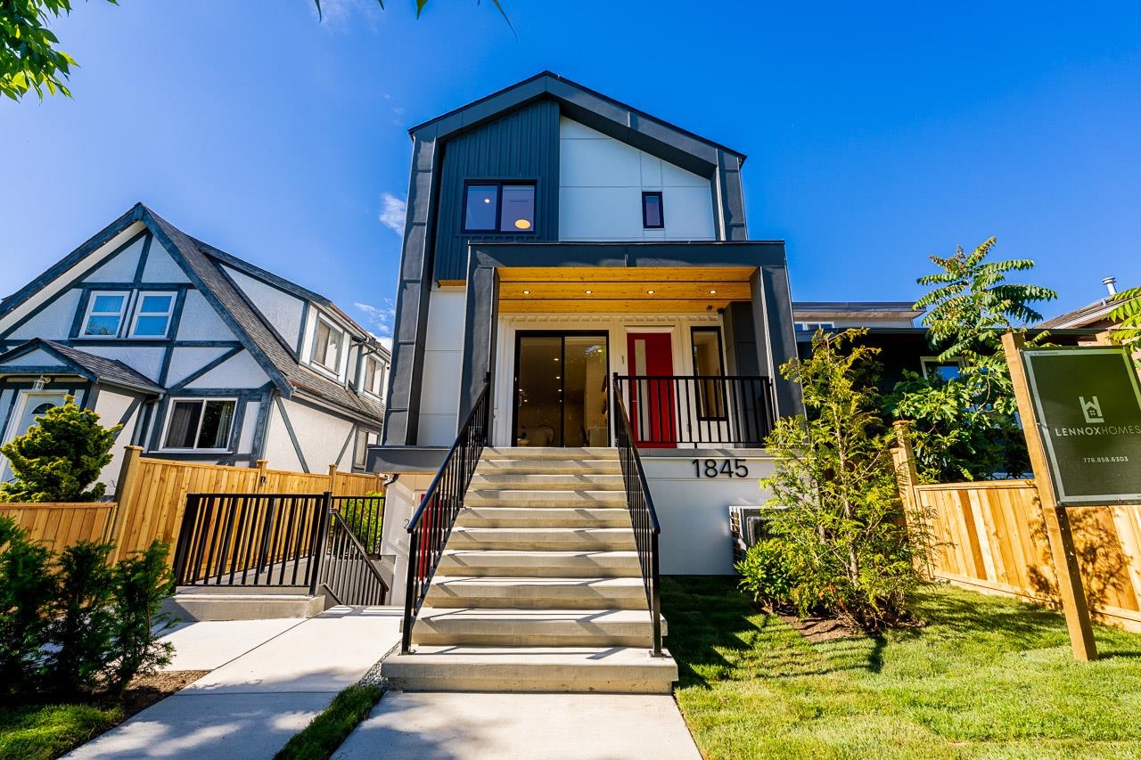 3 1845 51ST AVENUE, R3137317, BC,