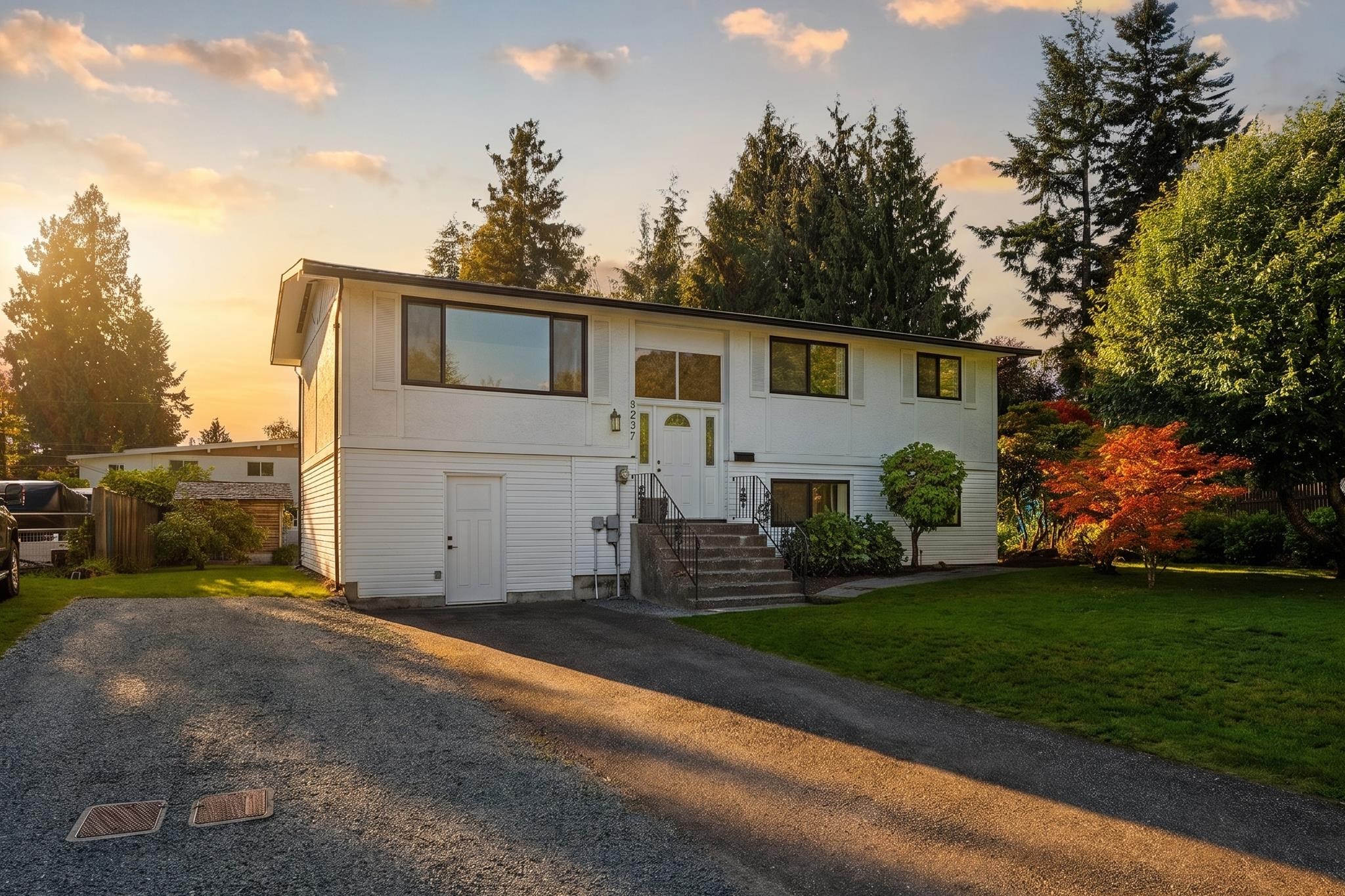 8237 VIOLA PLACE, Mission BC V2V 5P3, R3137759, BC,