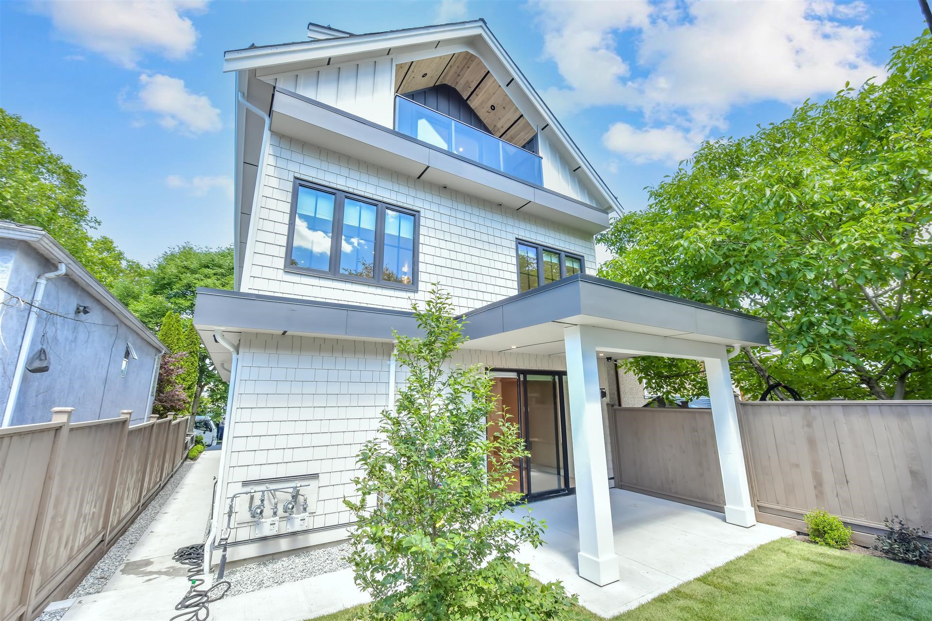 2 2682 NAPIER STREET, R3138464, BC,