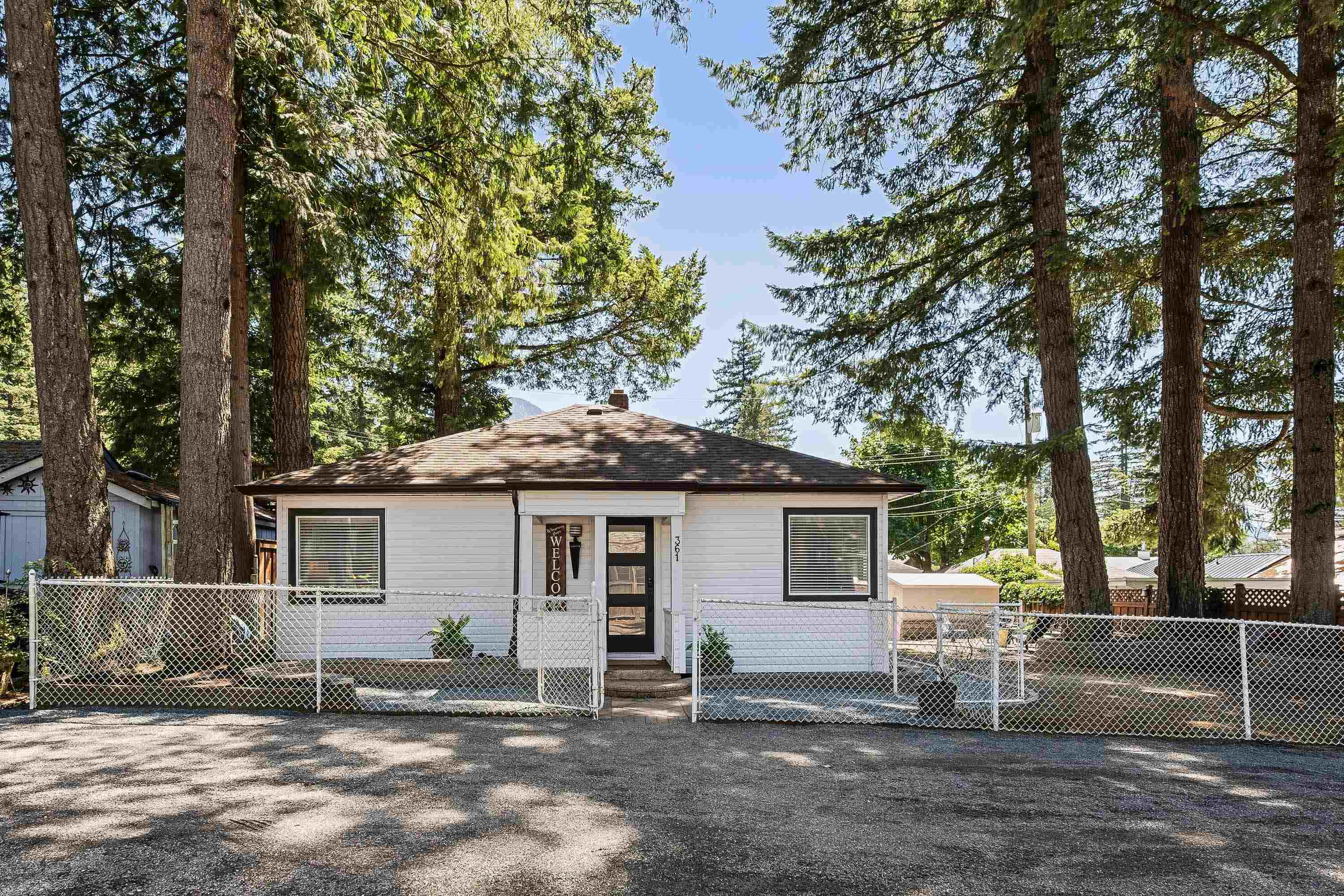 361 PINE STREET, Cultus Lake BC V2R 4Y9, R3138582, BC,