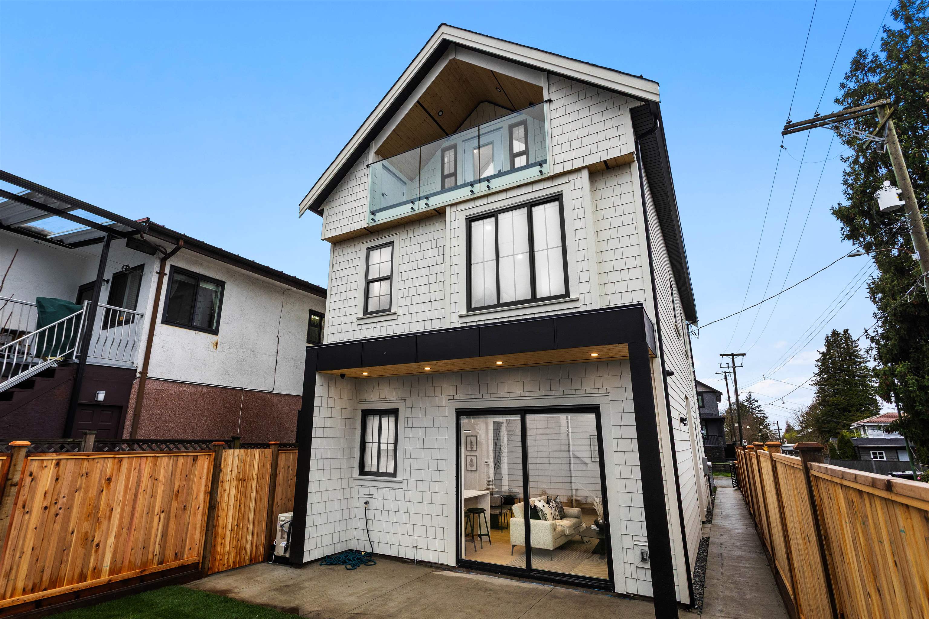 2 5306 CULLODEN STREET, R3138841, BC,