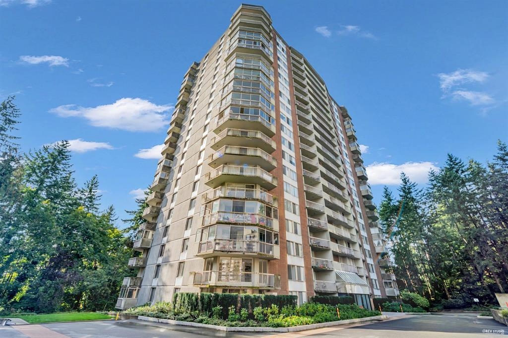 702 2024 FULLERTON AVENUE, R3139207, BC,