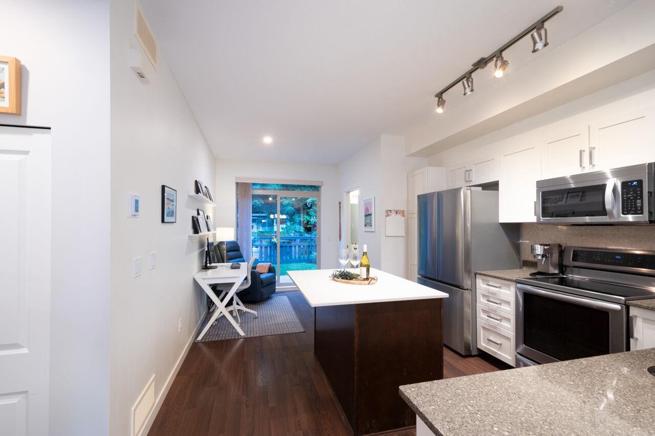 33 55 HAWTHORN DRIVE, R3139364, BC,