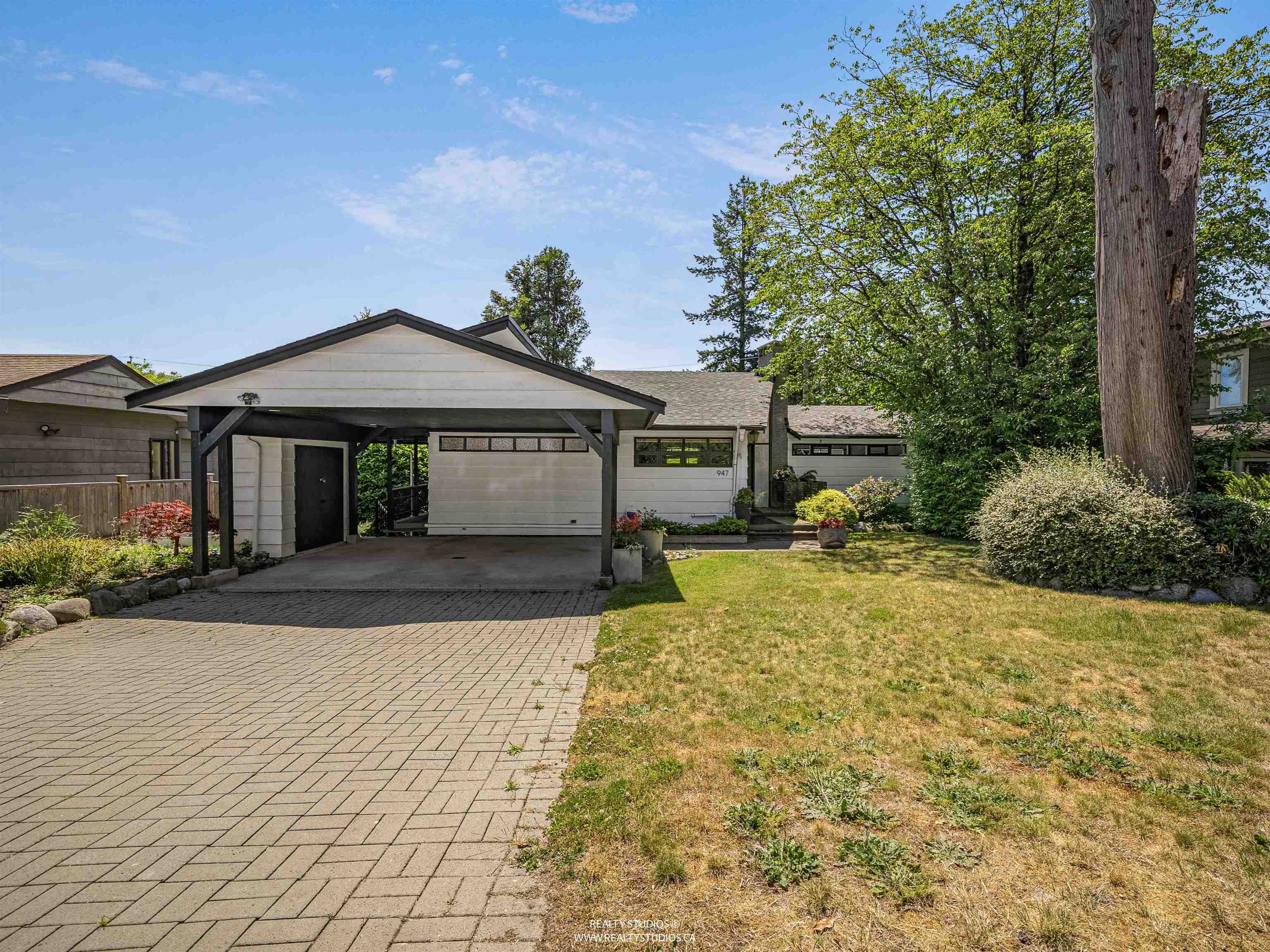 947 EVERGREEN PLACE, North Vancouver BC V7R 1R5, R3139872, BC,