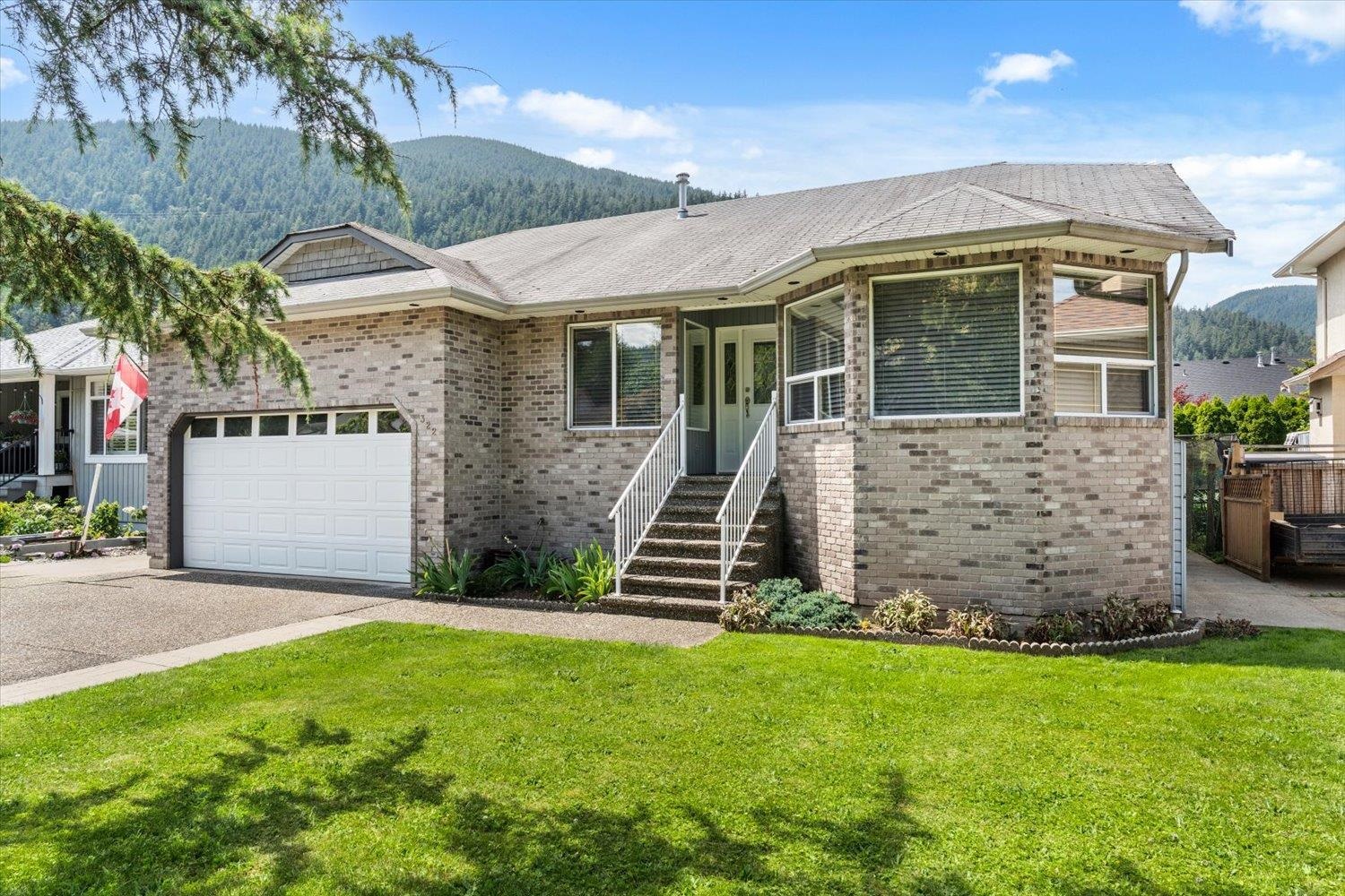 MLS® listing #R3139887 for sale located at 322 MIAMI RIVER DRIVE, Harrison Hot Springs BC V0M 1K0