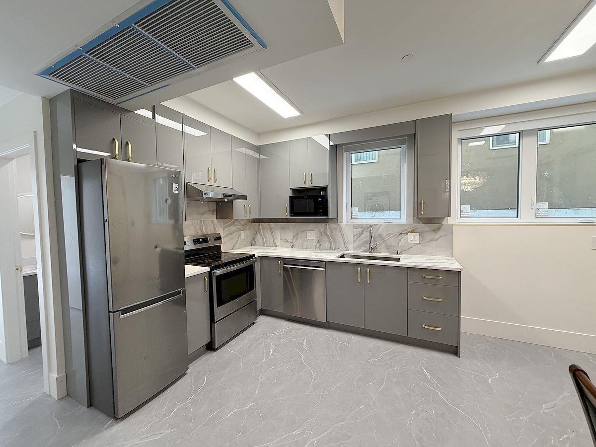 10XX E 62ND AVE VANCOUVER BC, Vancouver BC V5X 2H1, R3140501, BC,