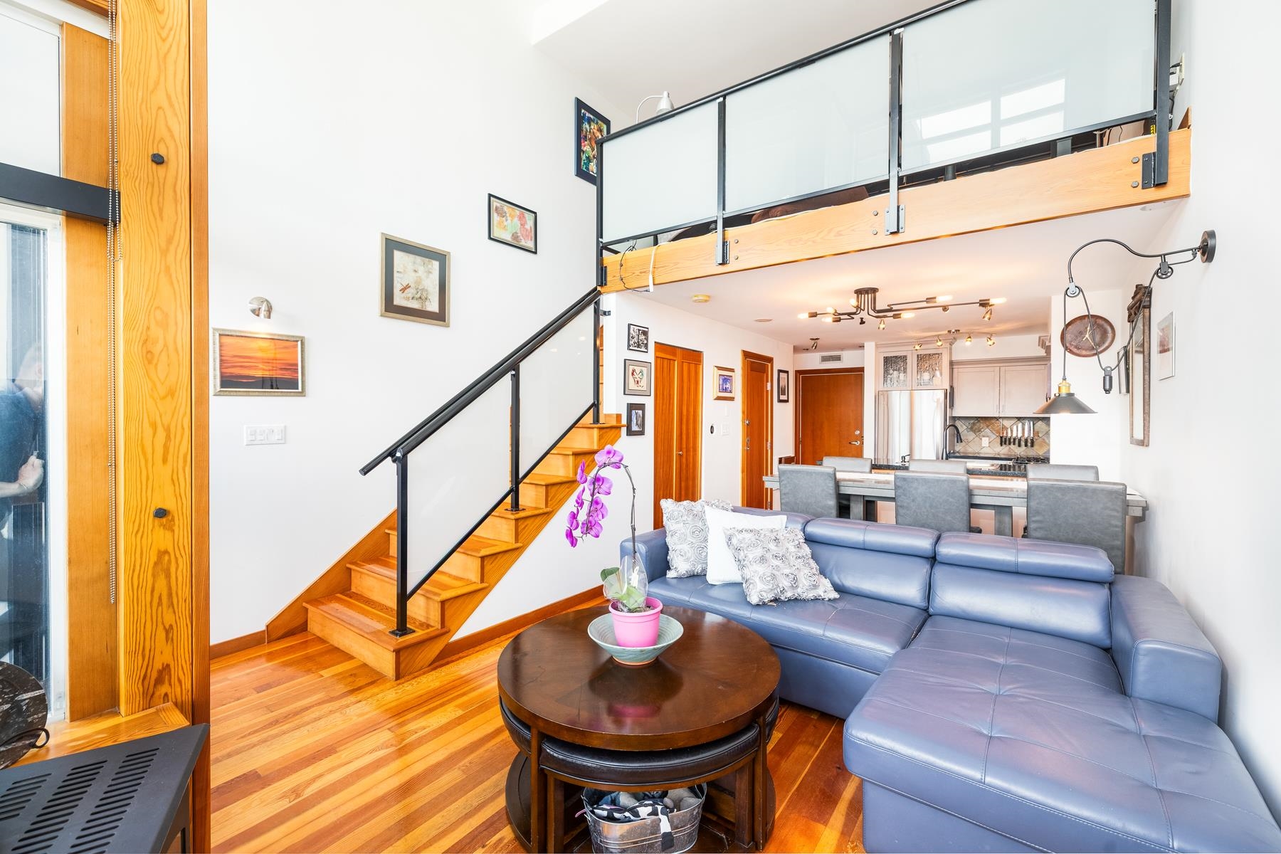 519 10 RENAISSANCE SQUARE, R3141333, BC,