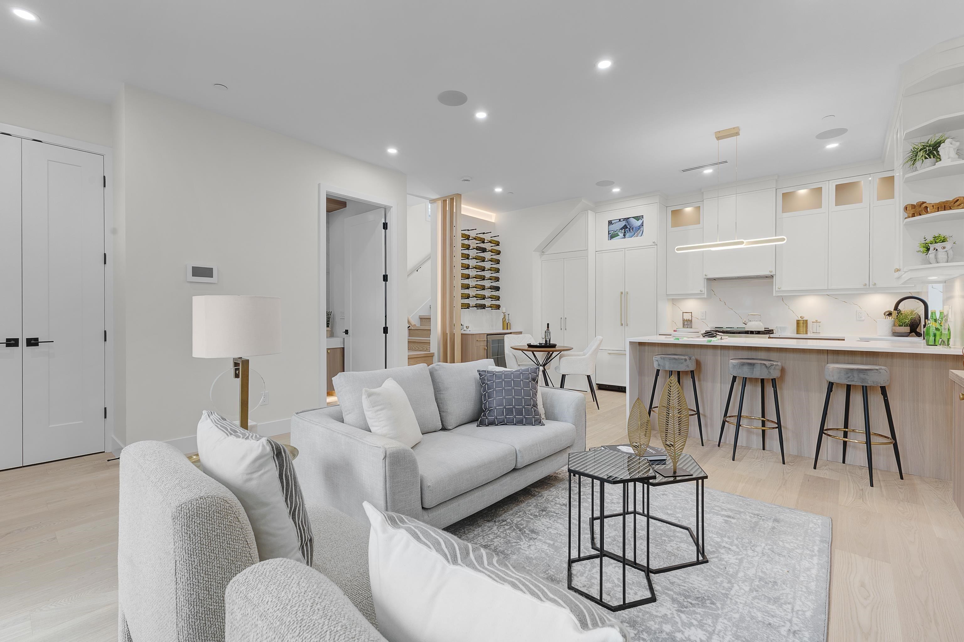 1 182 ONTARIO PLACE, R3141628, BC,
