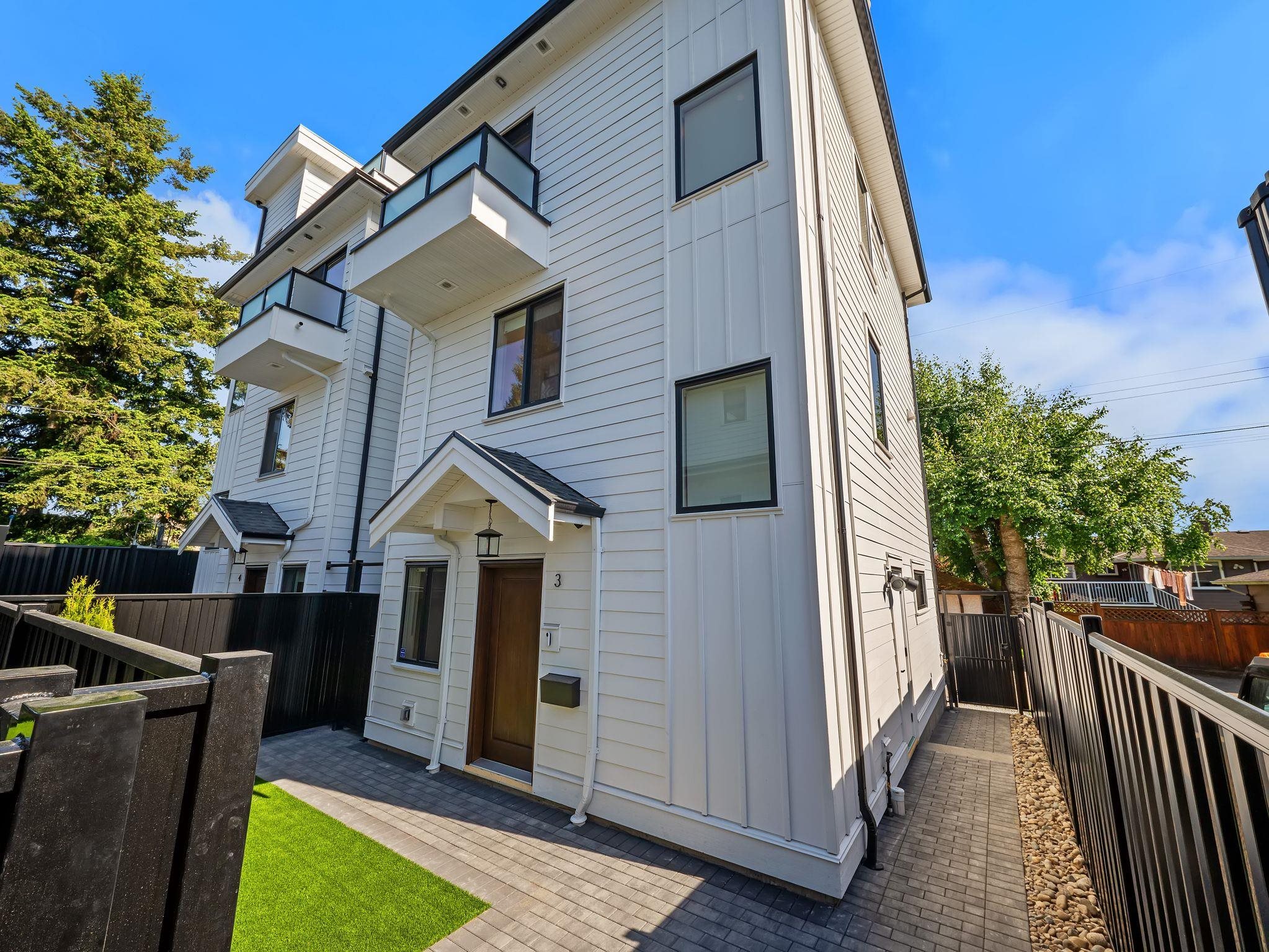 3 3786 PETER STREET, R3142003, BC,