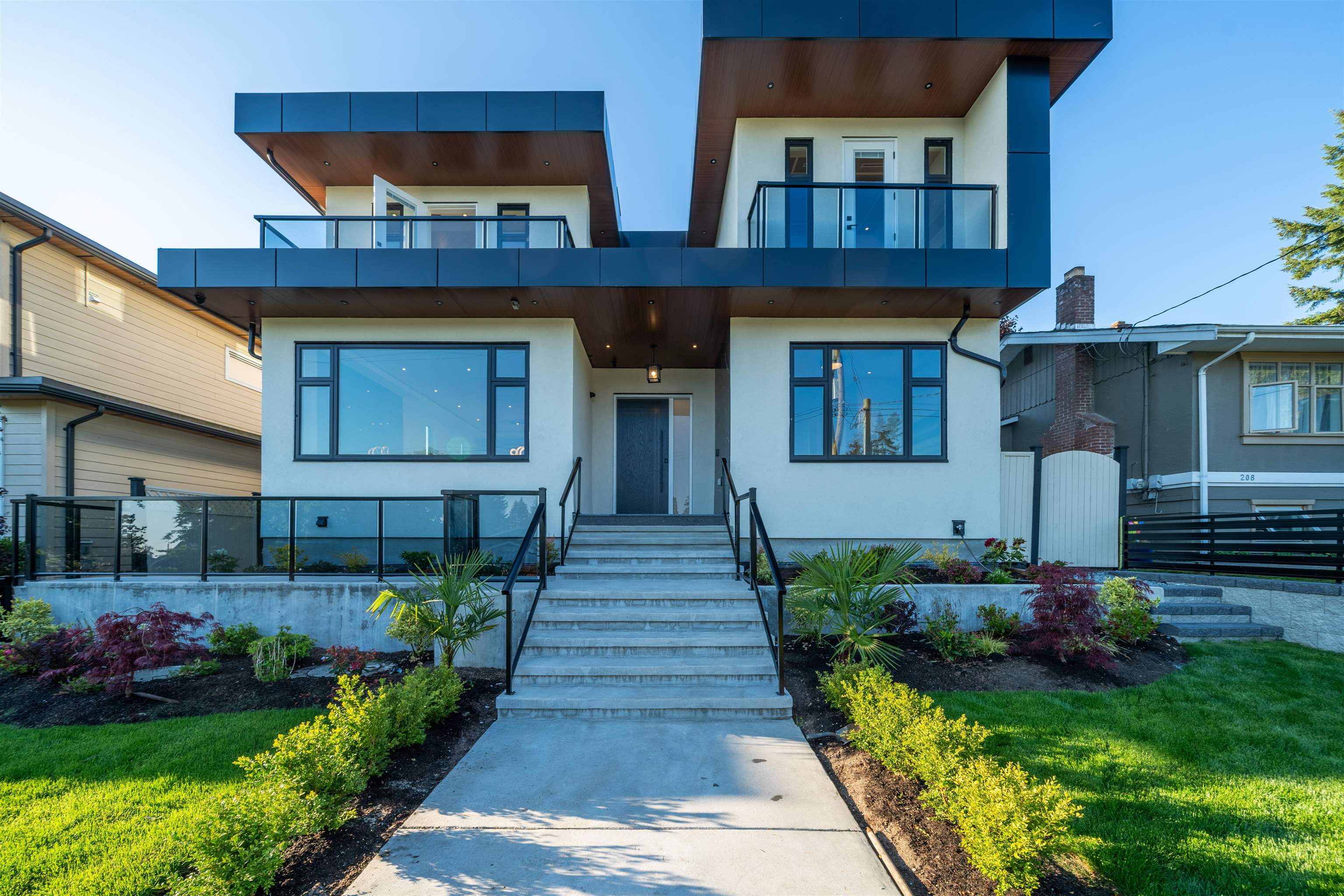 214 W 24TH STREET, North Vancouver BC V7M 2C4, R3142141, BC,