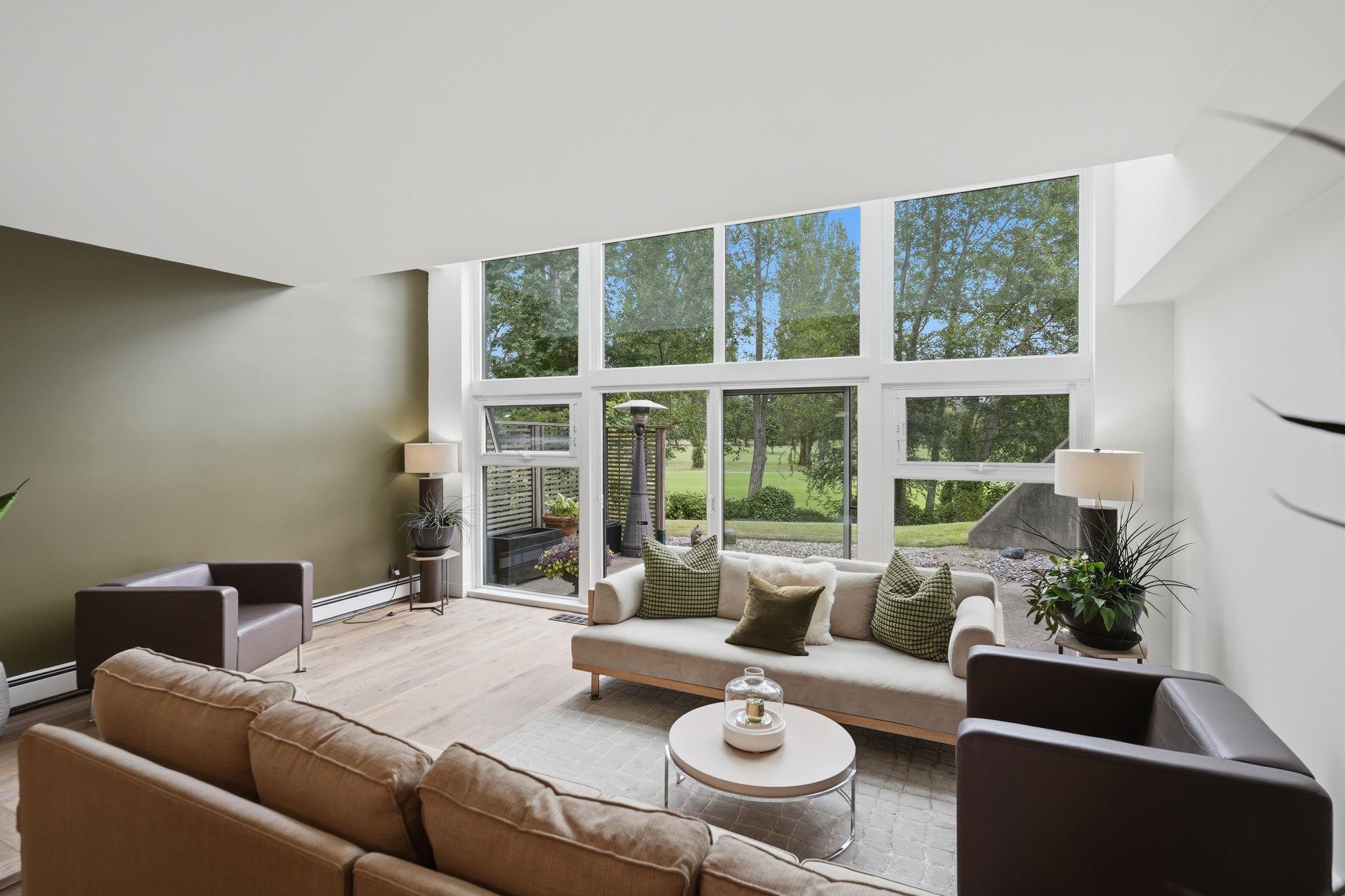 101 1350 VIEW CRESCENT, R3142227, BC,