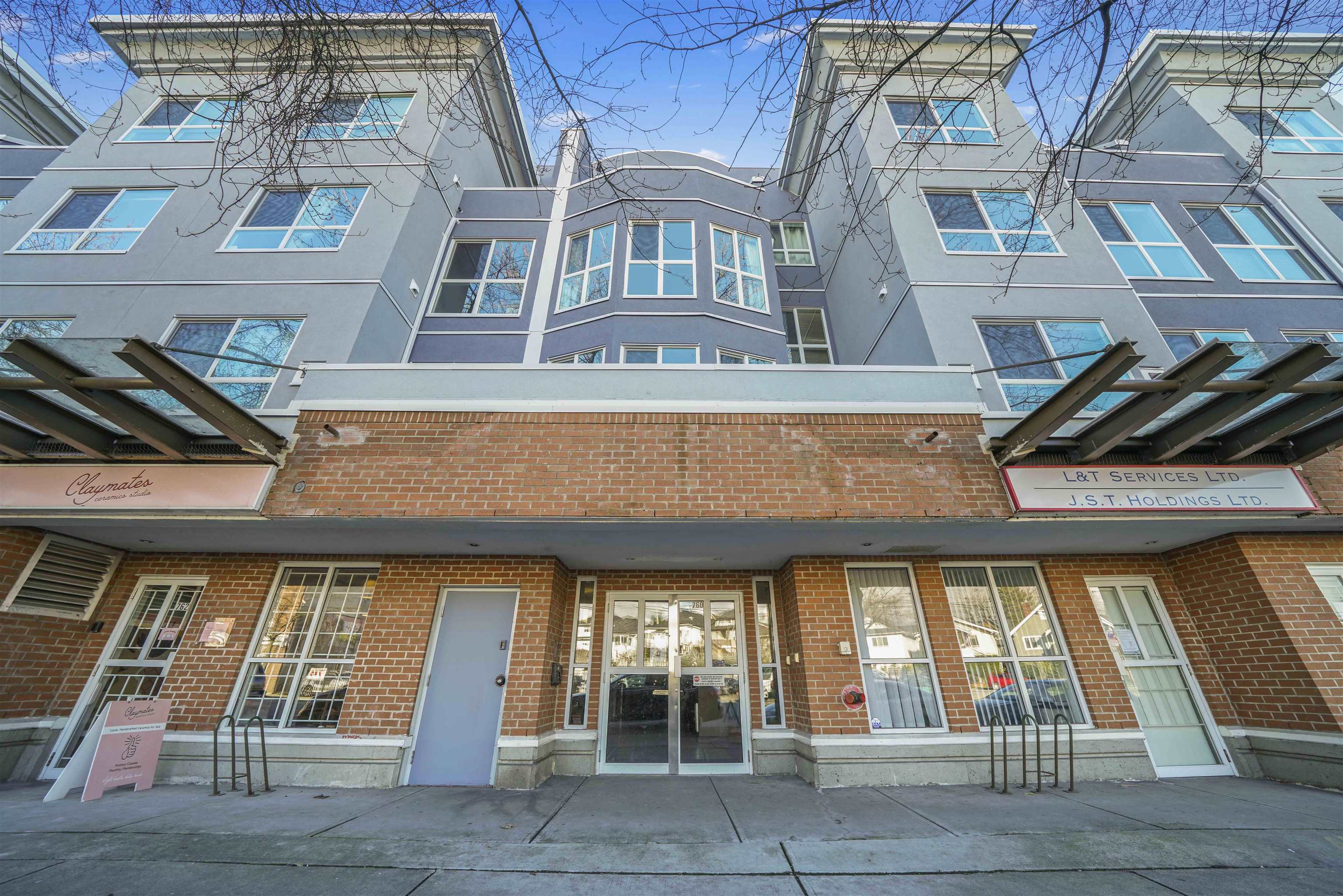 PH23 760 KINGSWAY, R3142473, BC,