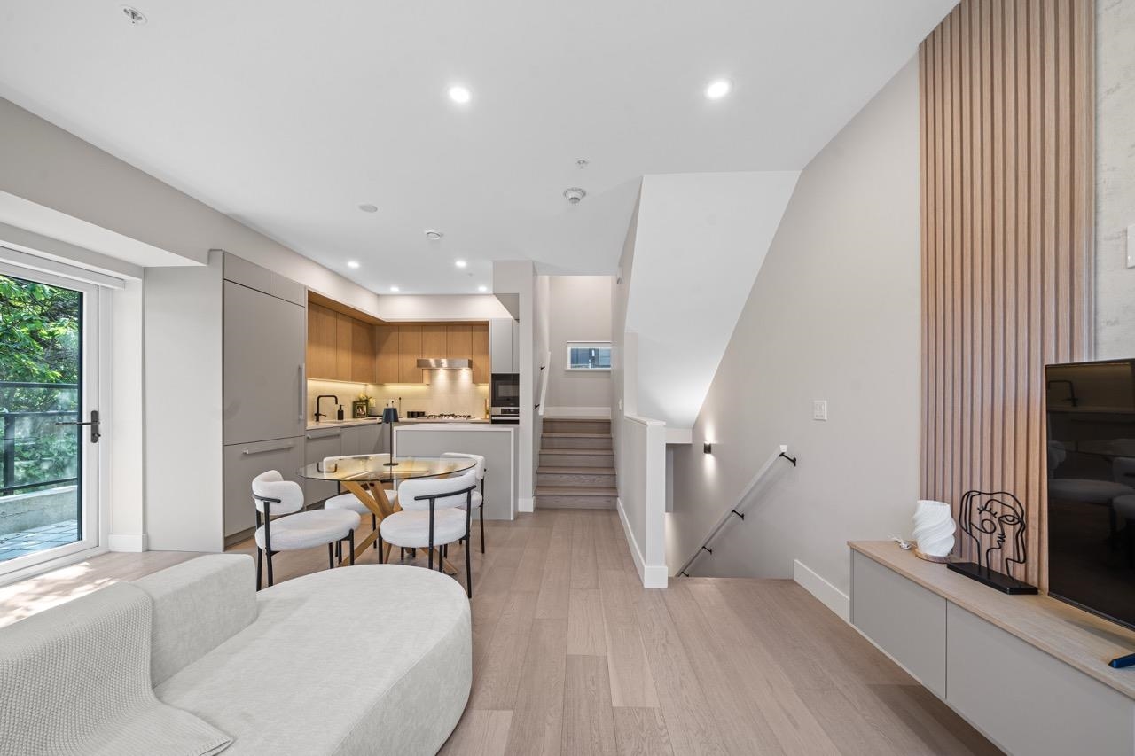 130 W WOODSTOCK AVENUE, Vancouver BC V5Y 0P4, R3142694, BC,
