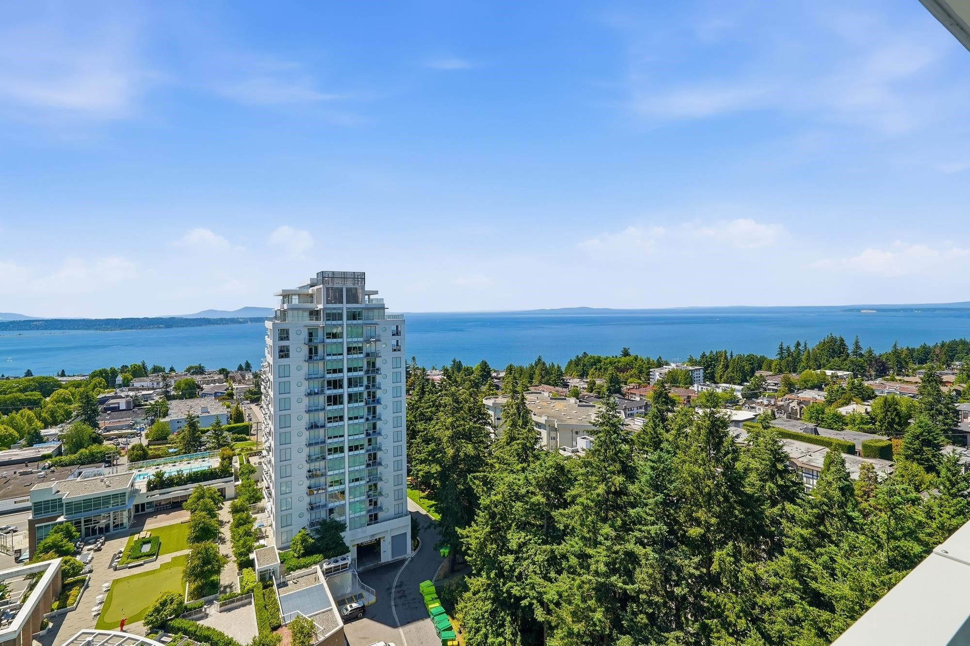 1601 15152 RUSSELL AVENUE, R3142866, BC,