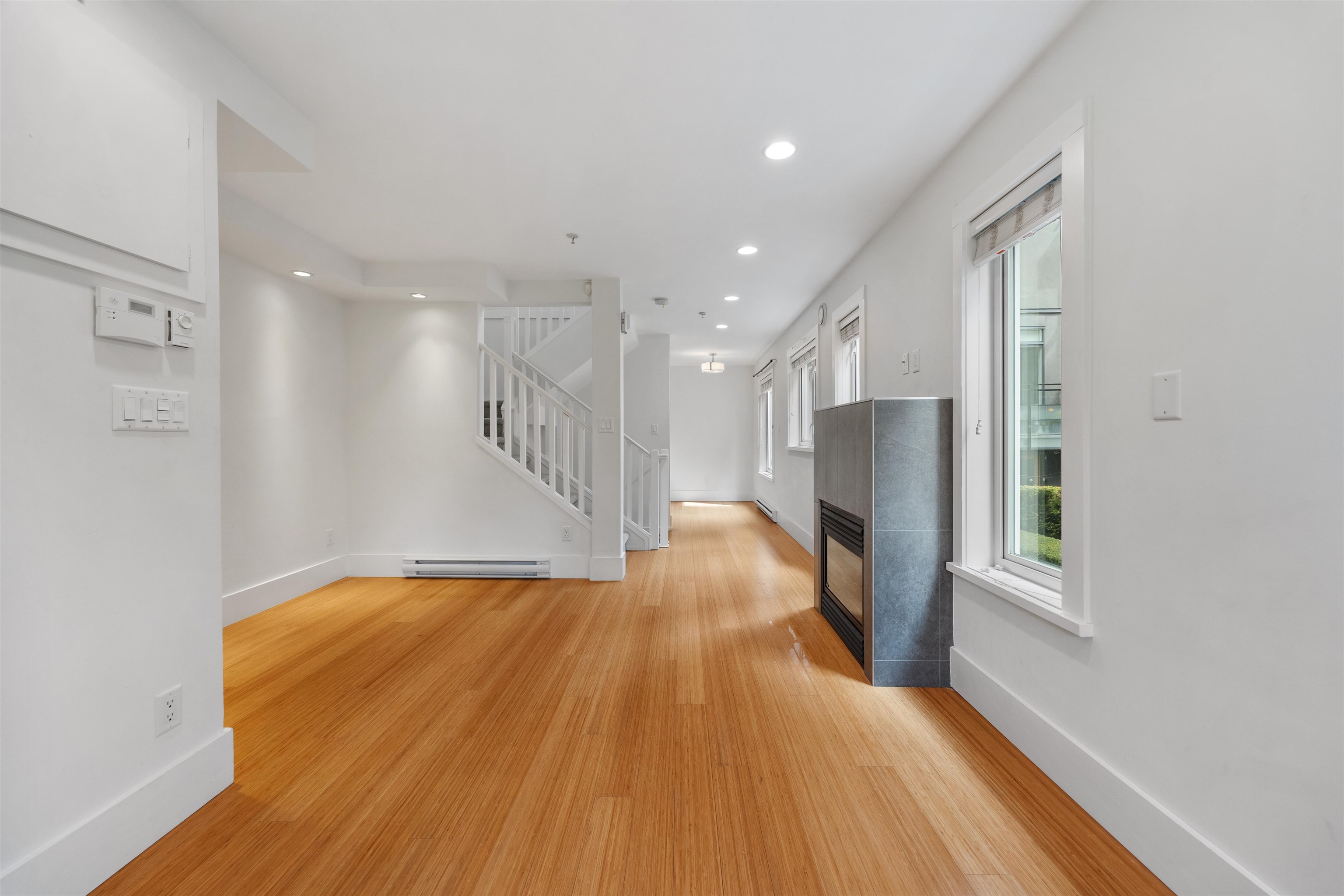 67 E 16TH AVENUE, Vancouver BC V5T 2T1, R3142958, BC,