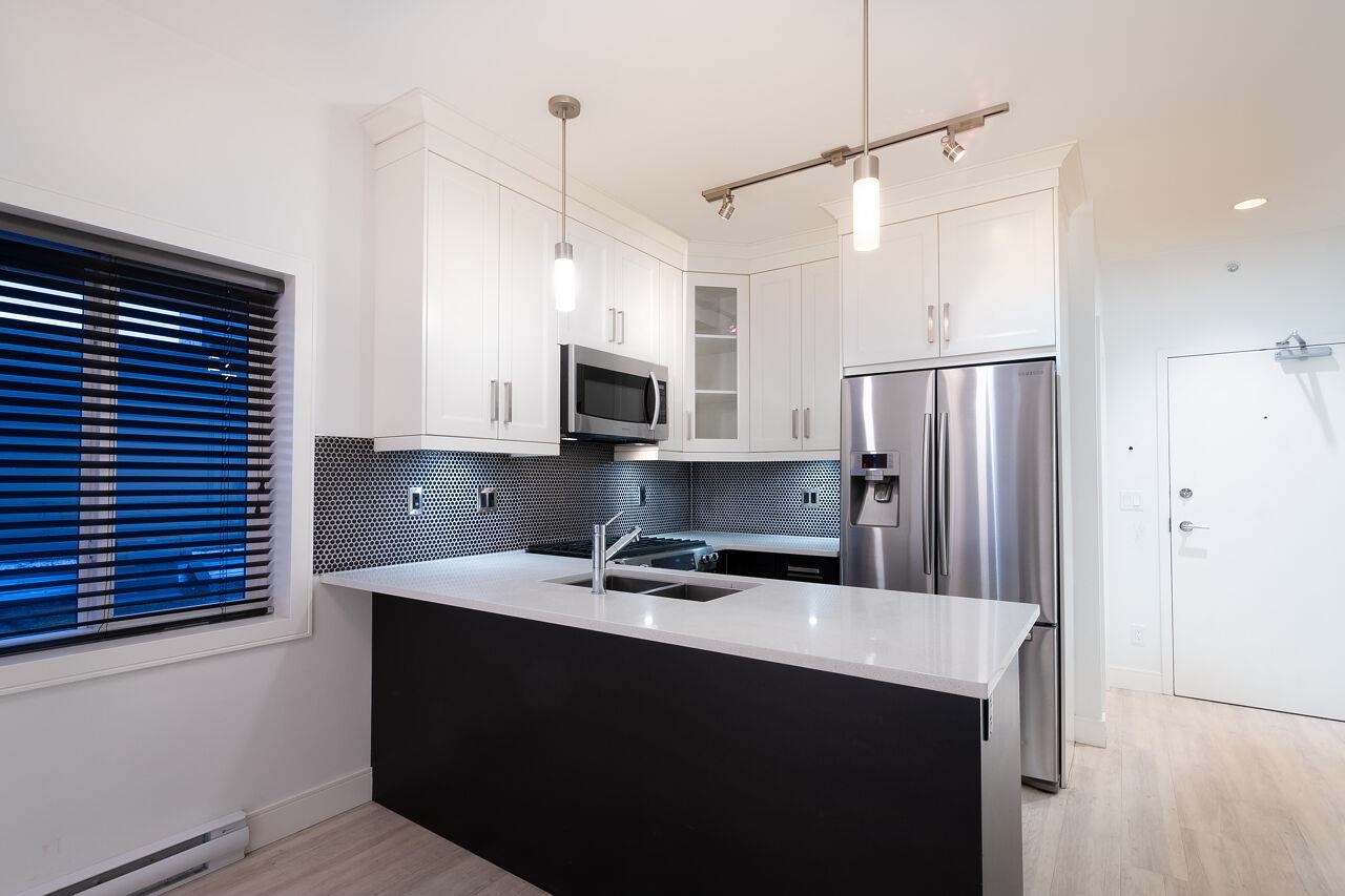 302 4548 HASTINGS STREET, R3142965, BC,
