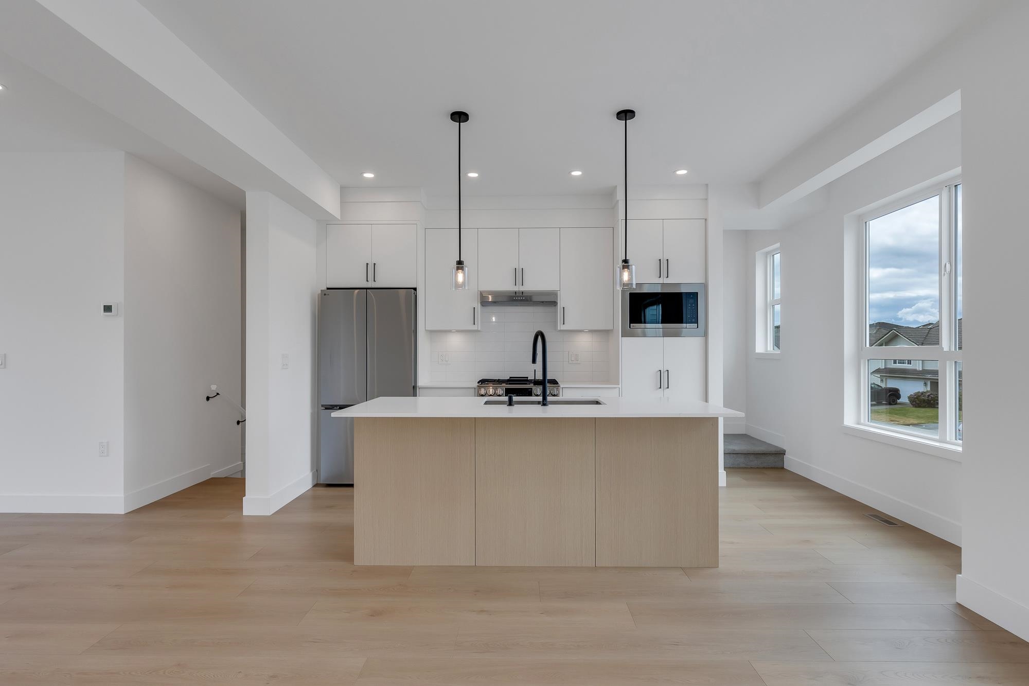 3 30501 ROBIN DRIVE, R3143109, BC,