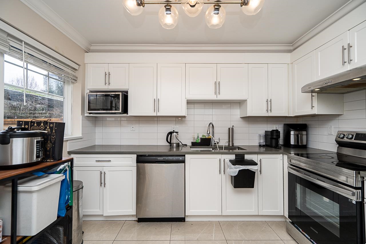 1 10282 132 STREET, R3143221, BC,