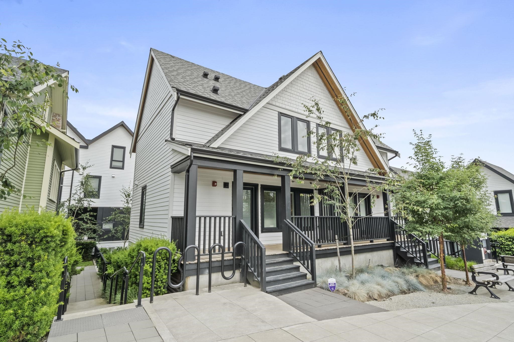 213 1306 LAVAL SQUARE, R3143298, BC,